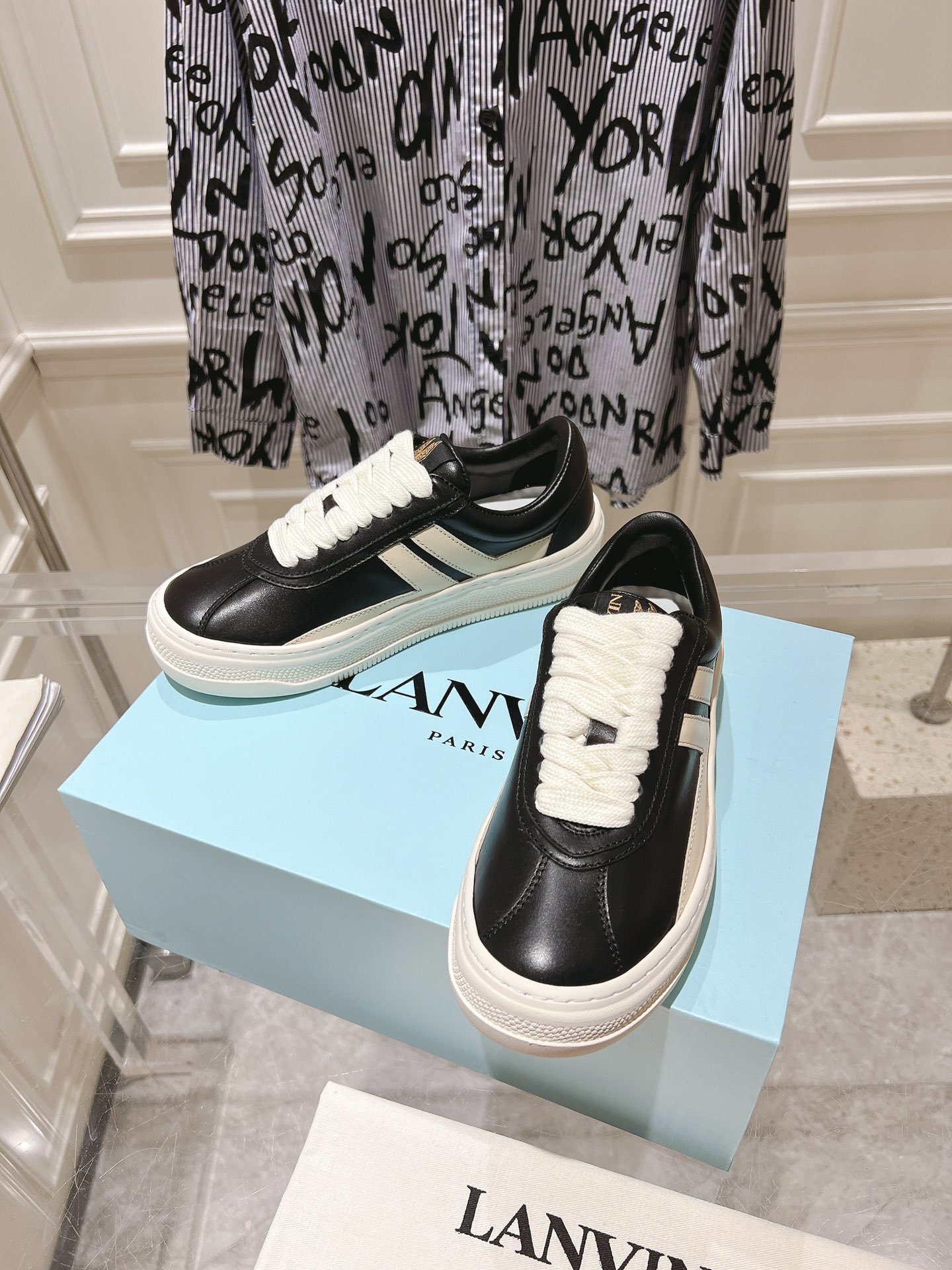 Male Sneakers L