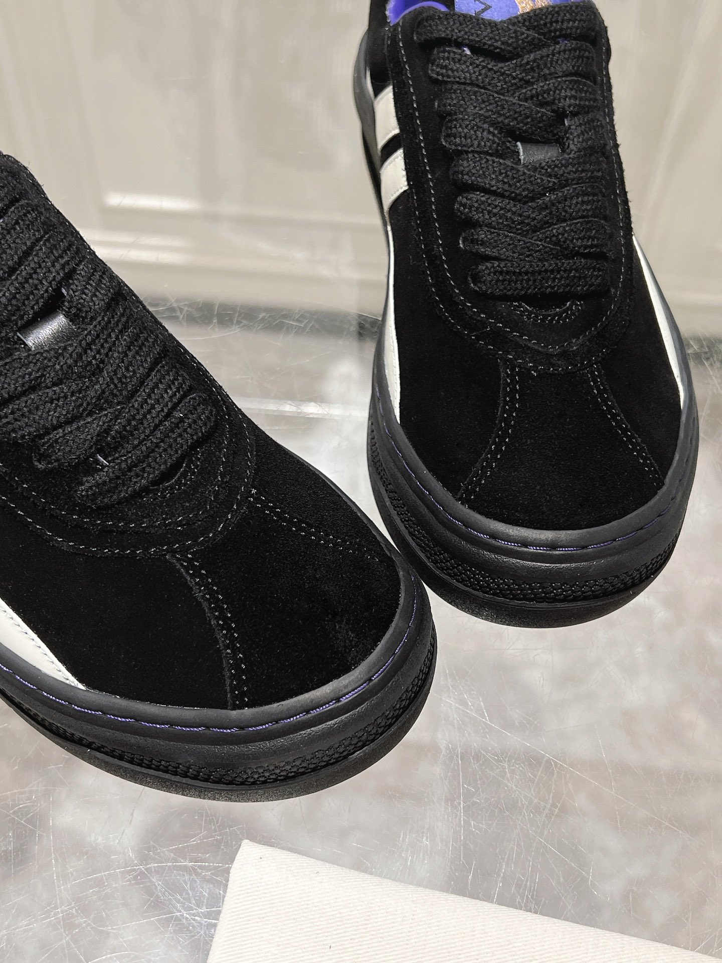 Male Sneakers L