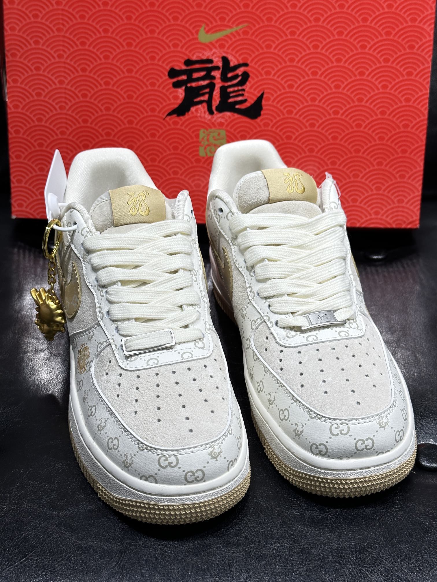 Nike Sneakers L