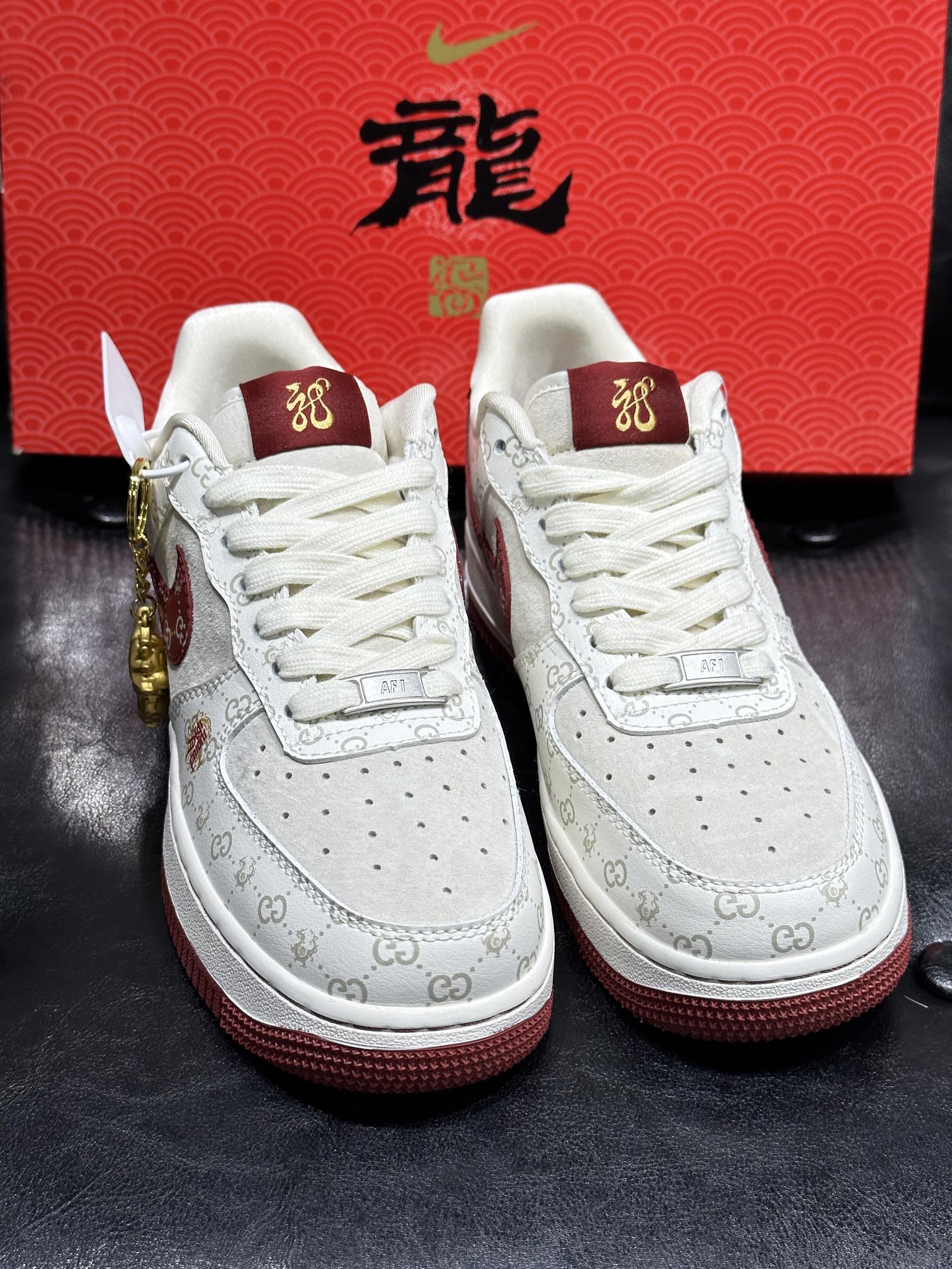 Nike Sneakers L