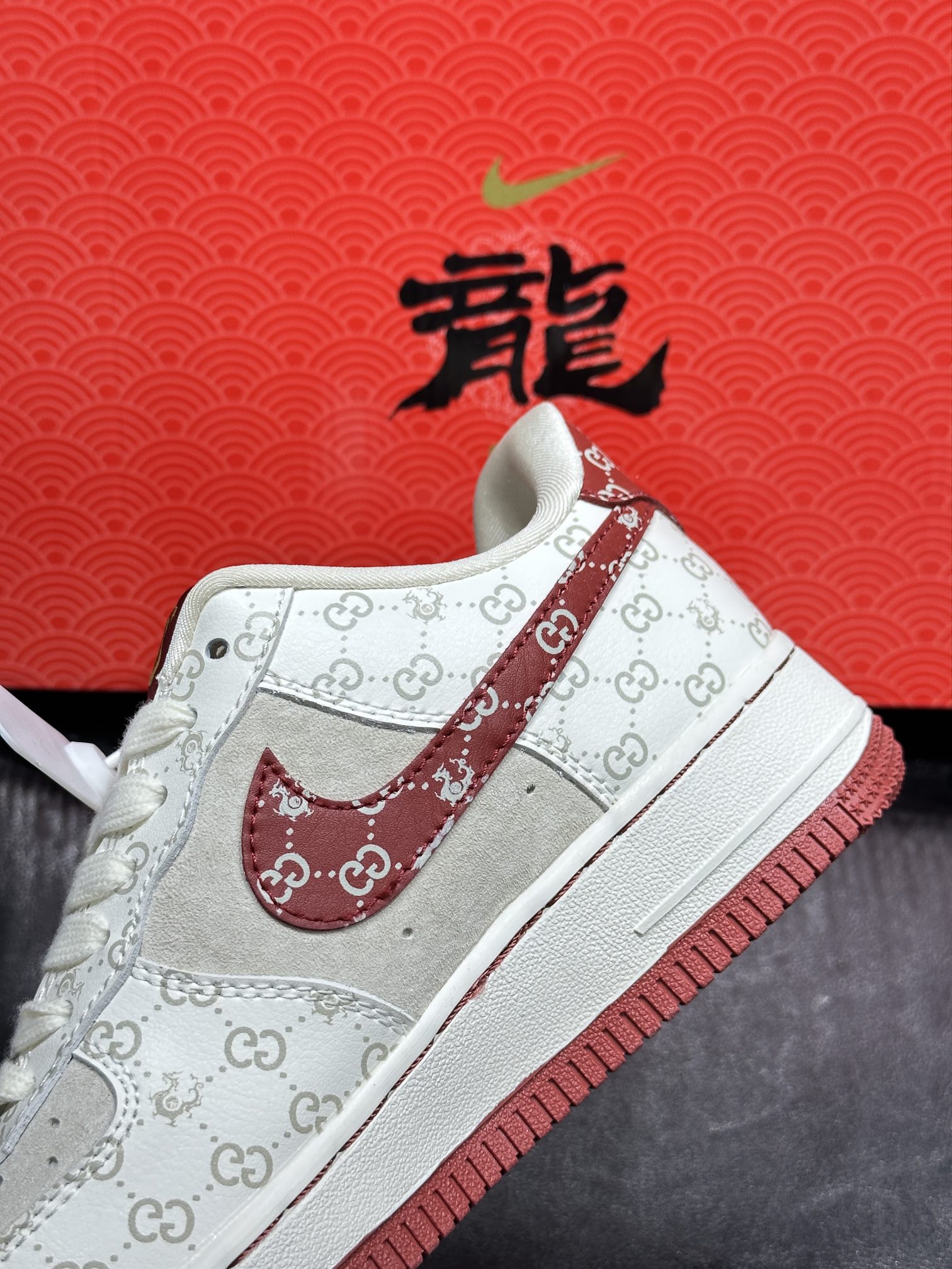Nike Sneakers L