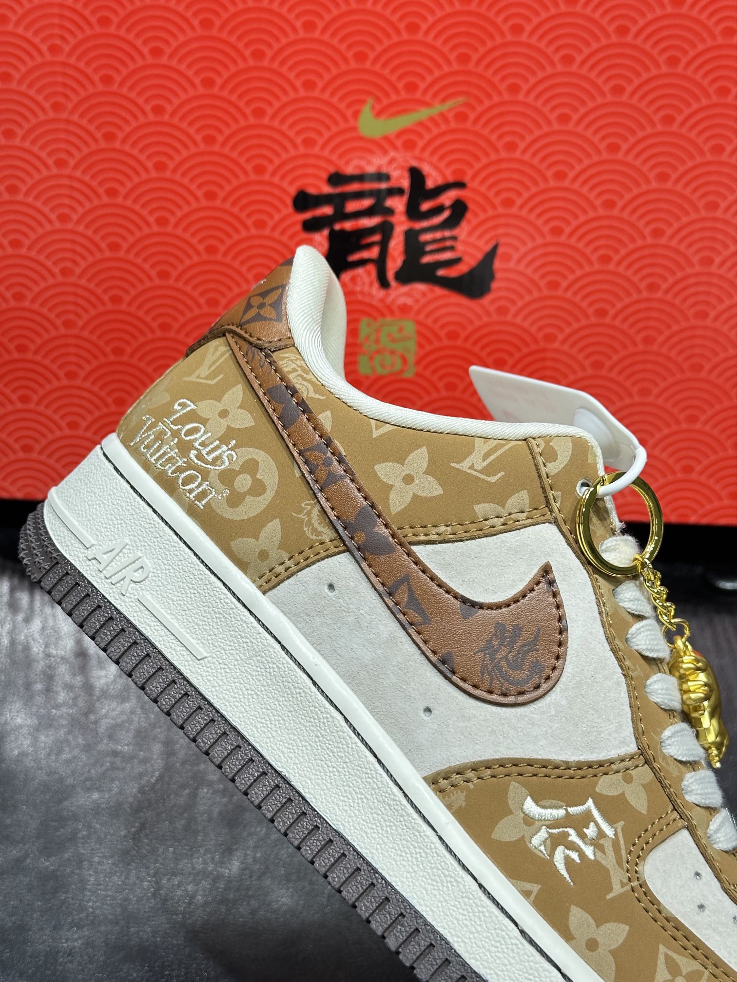 Nike Sneakers L