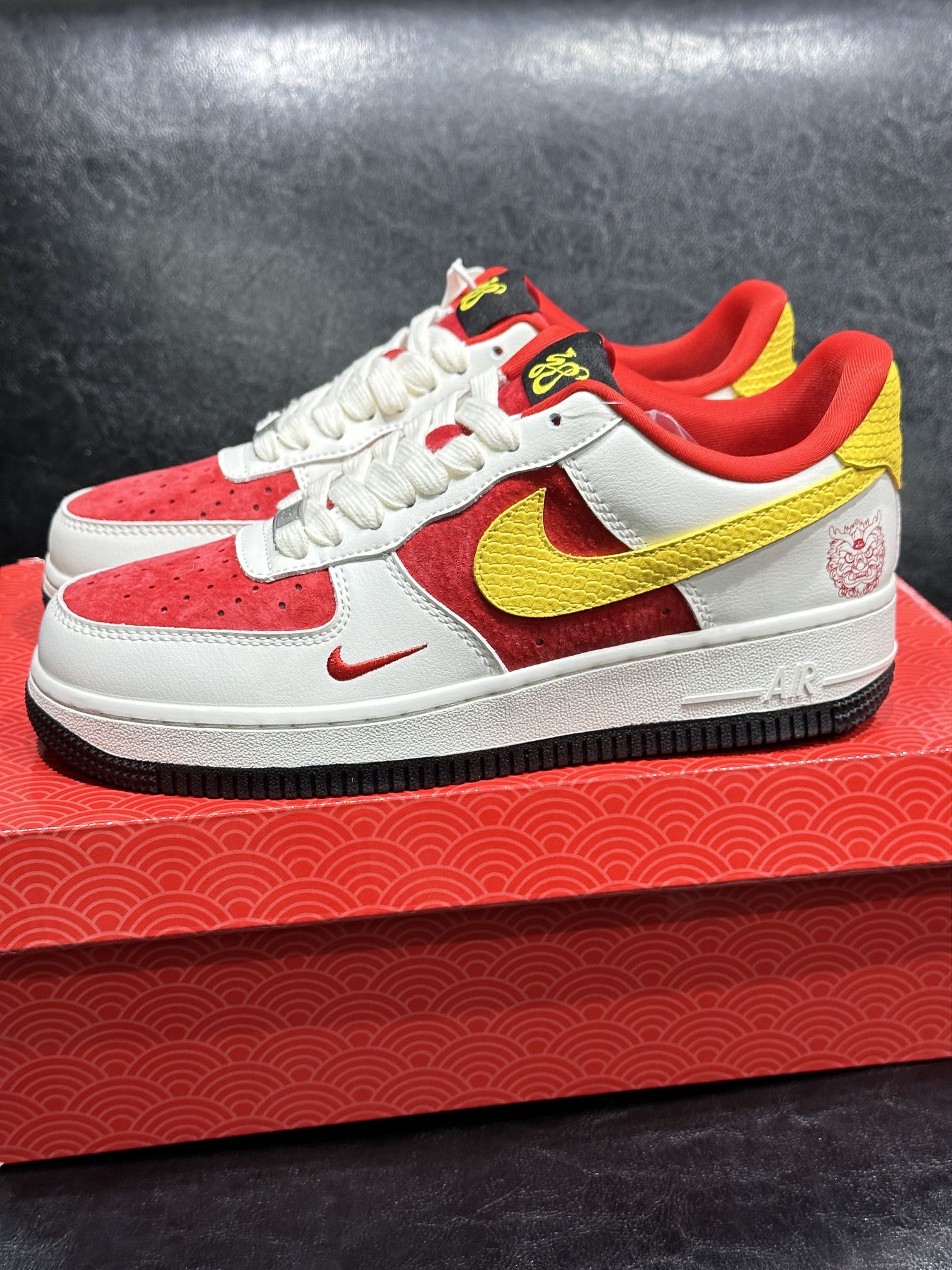 Nike Sneakers L