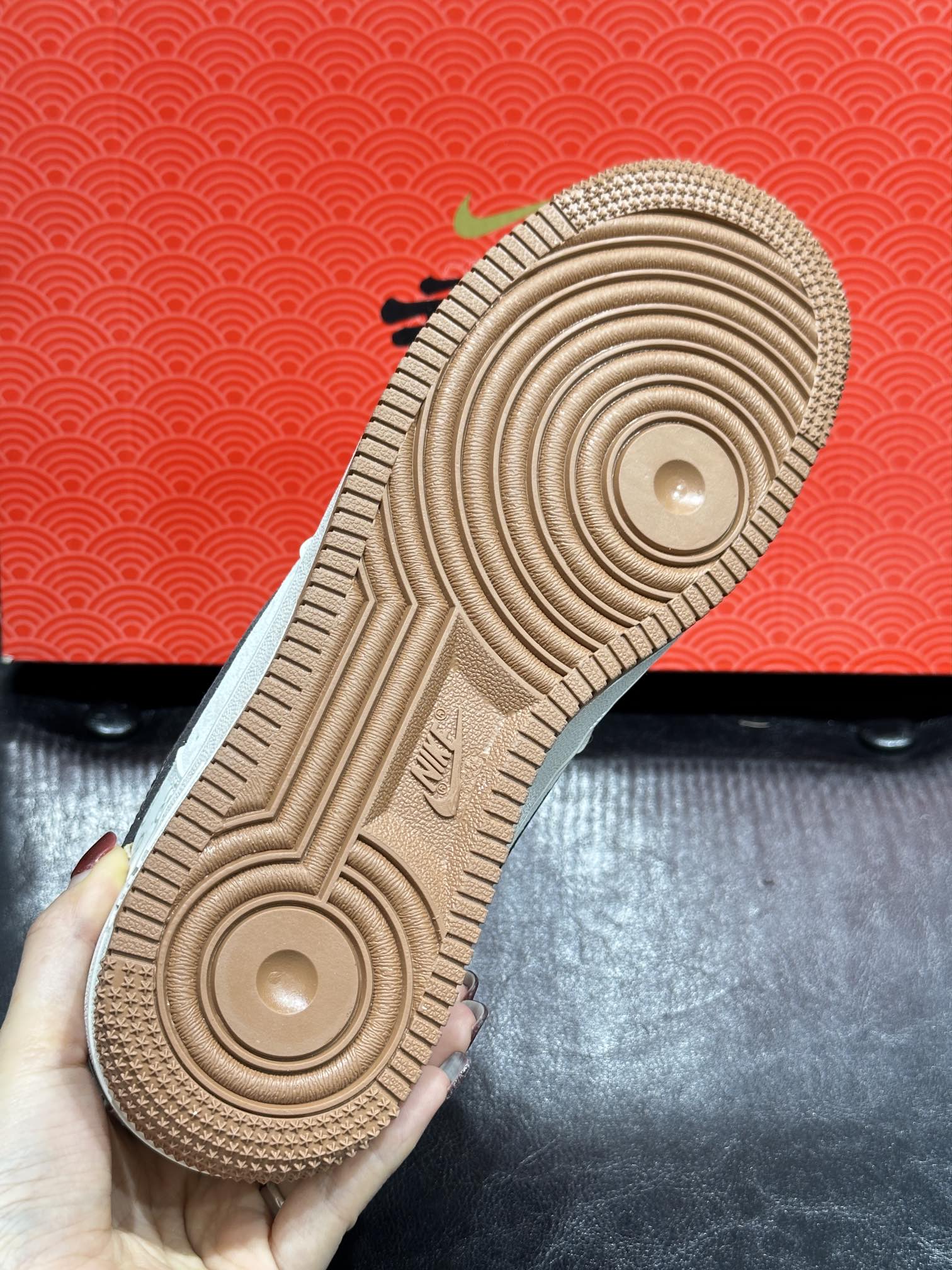 Nike Sneakers L
