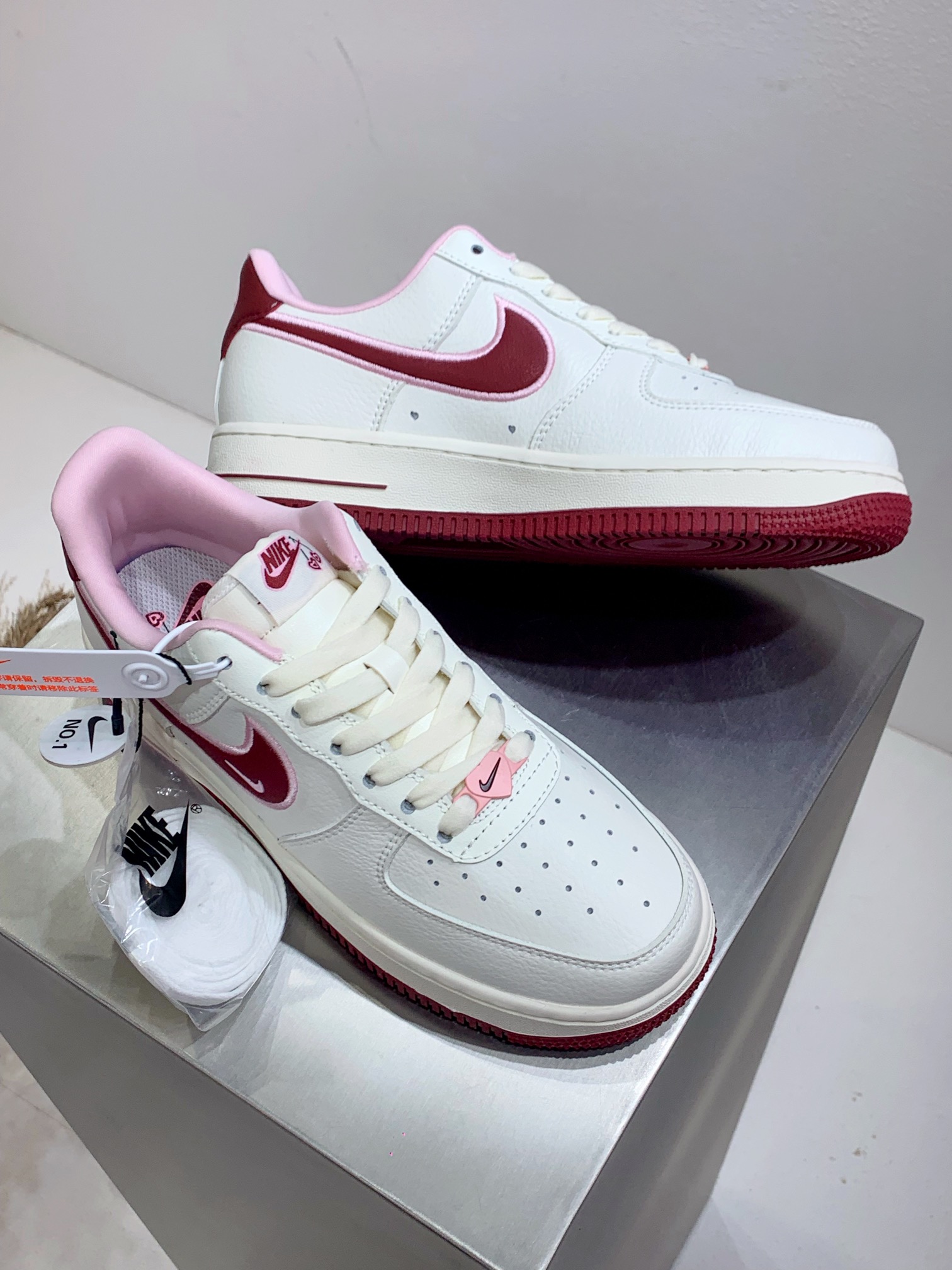 Nike Female Board Shoes White M-l-s
