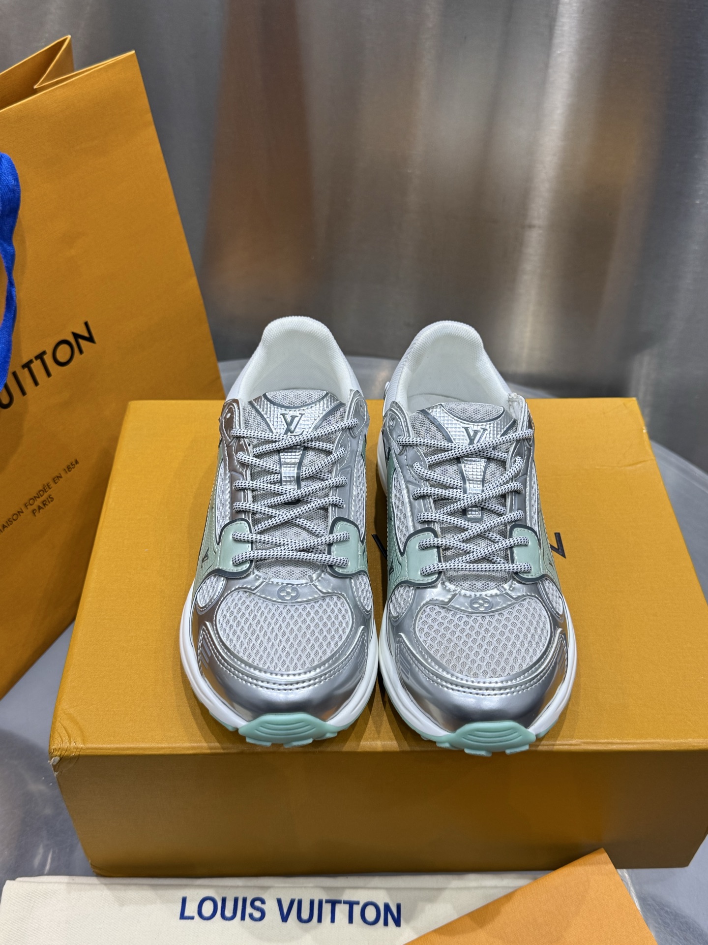 Louis Vuitton Running Shoes M-l