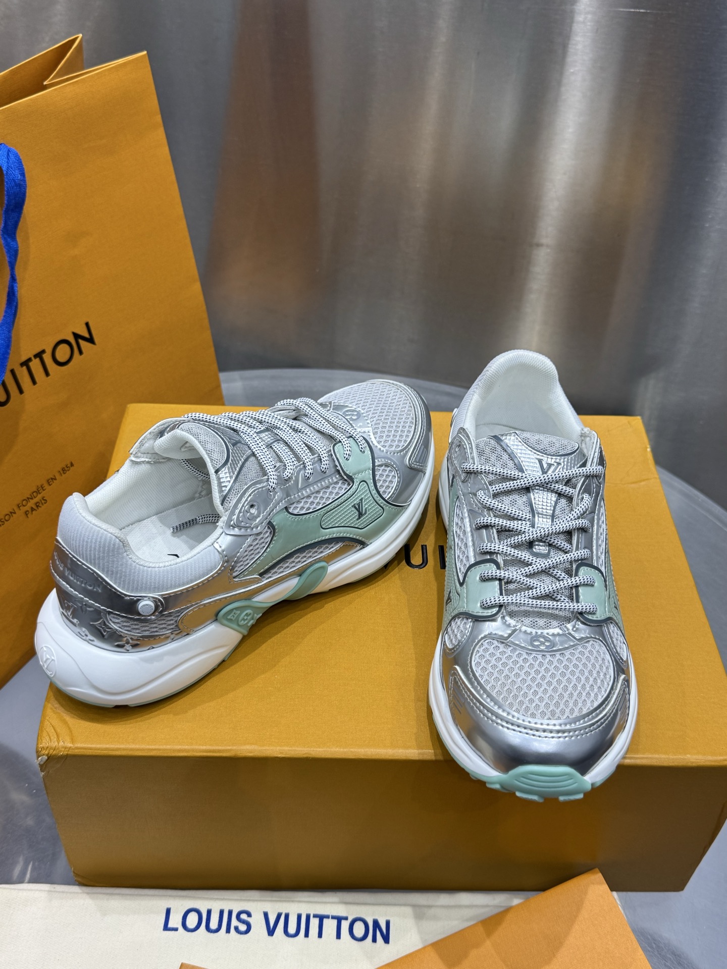 Louis Vuitton Running Shoes M-l