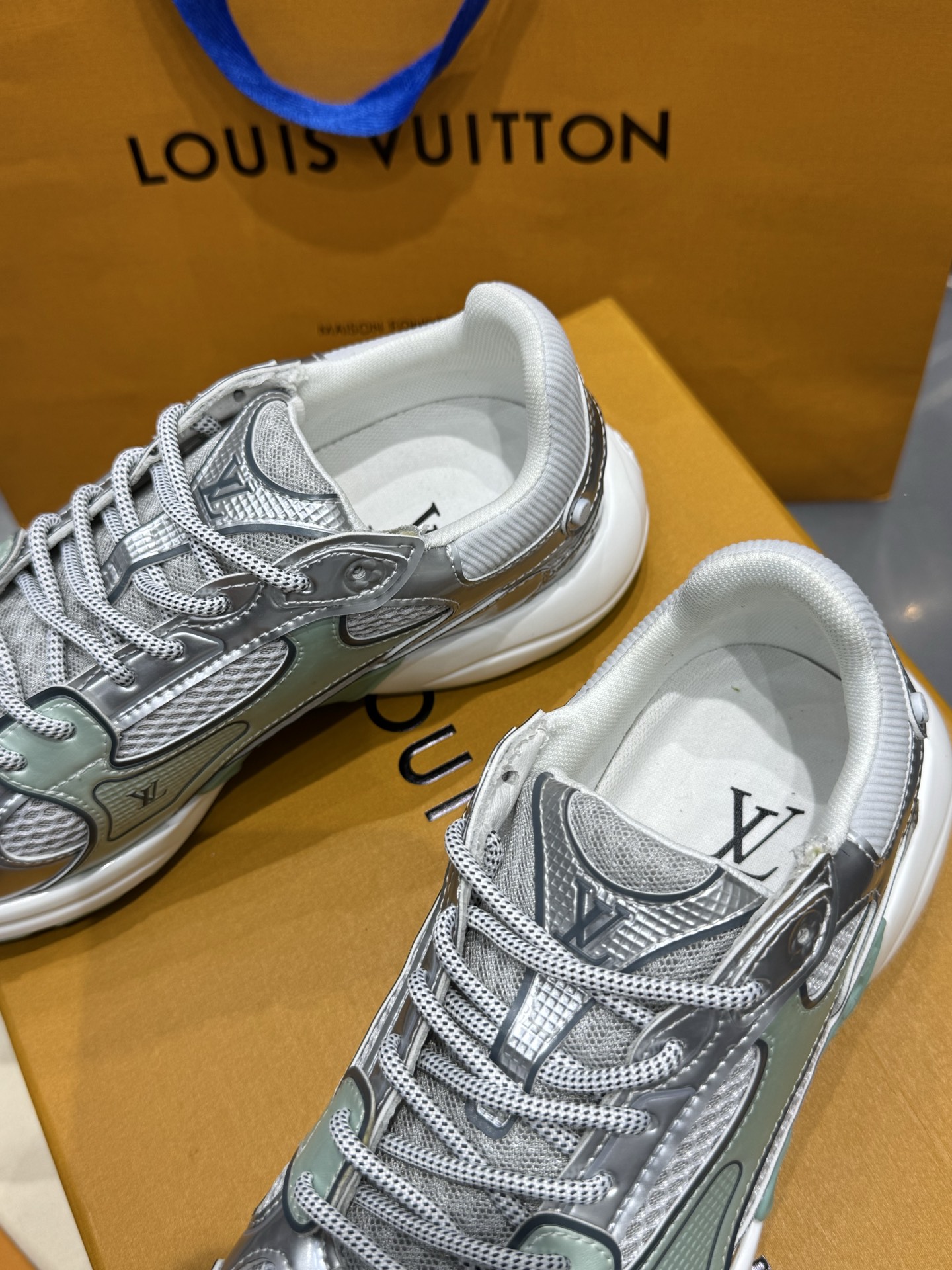 Louis Vuitton Running Shoes M-l