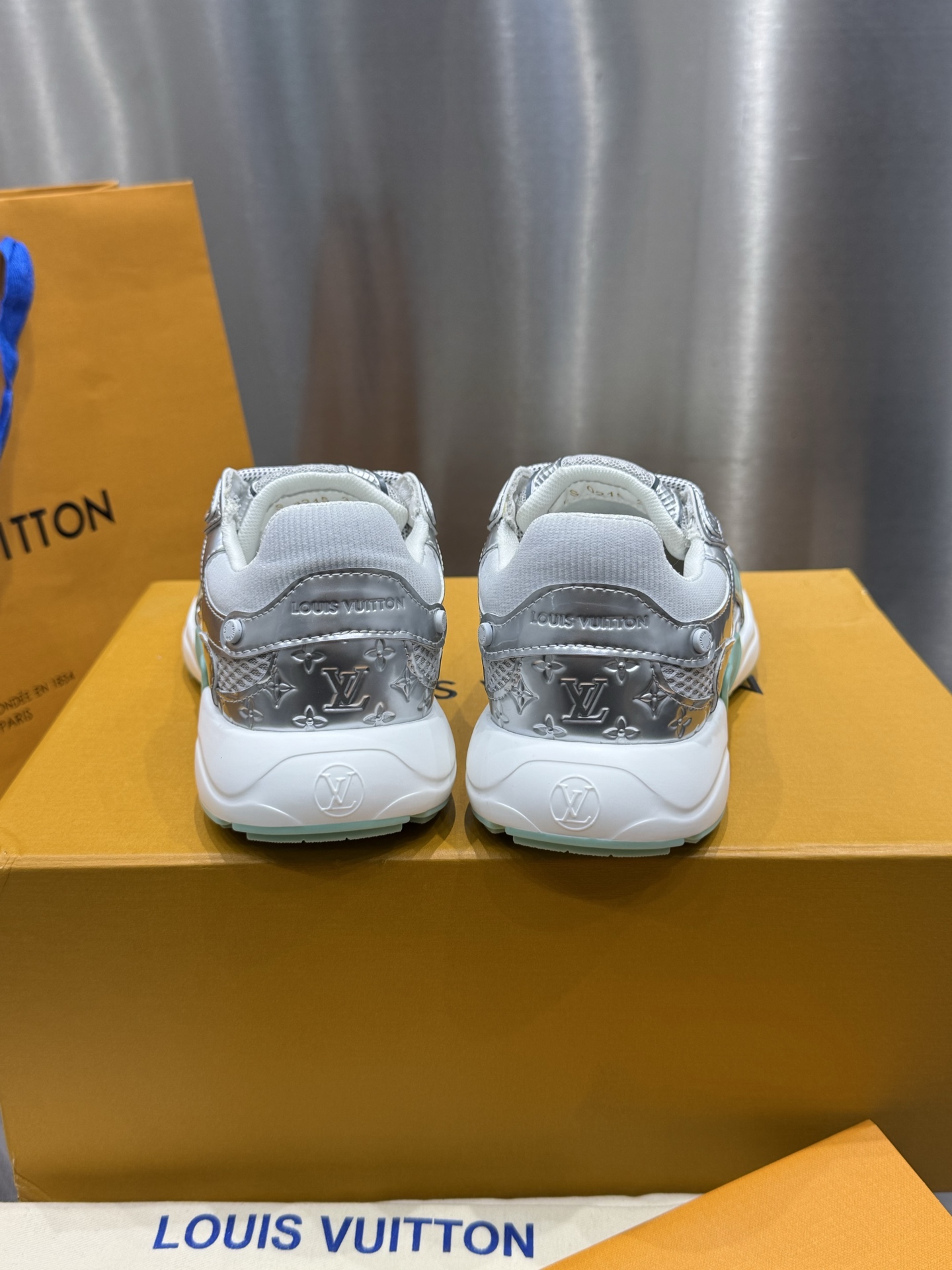 Louis Vuitton Running Shoes M-l