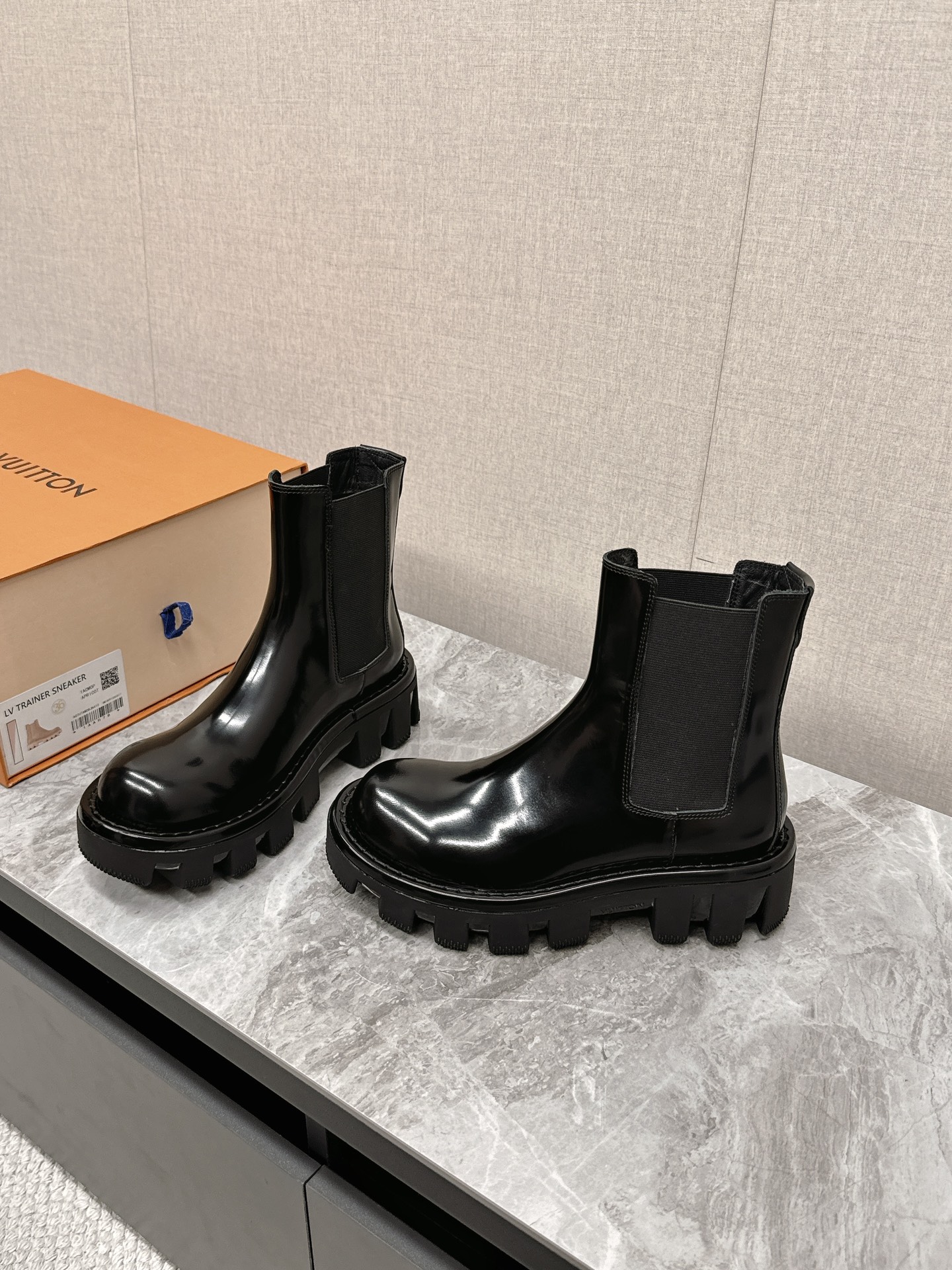 Male Basic Shoes M-s