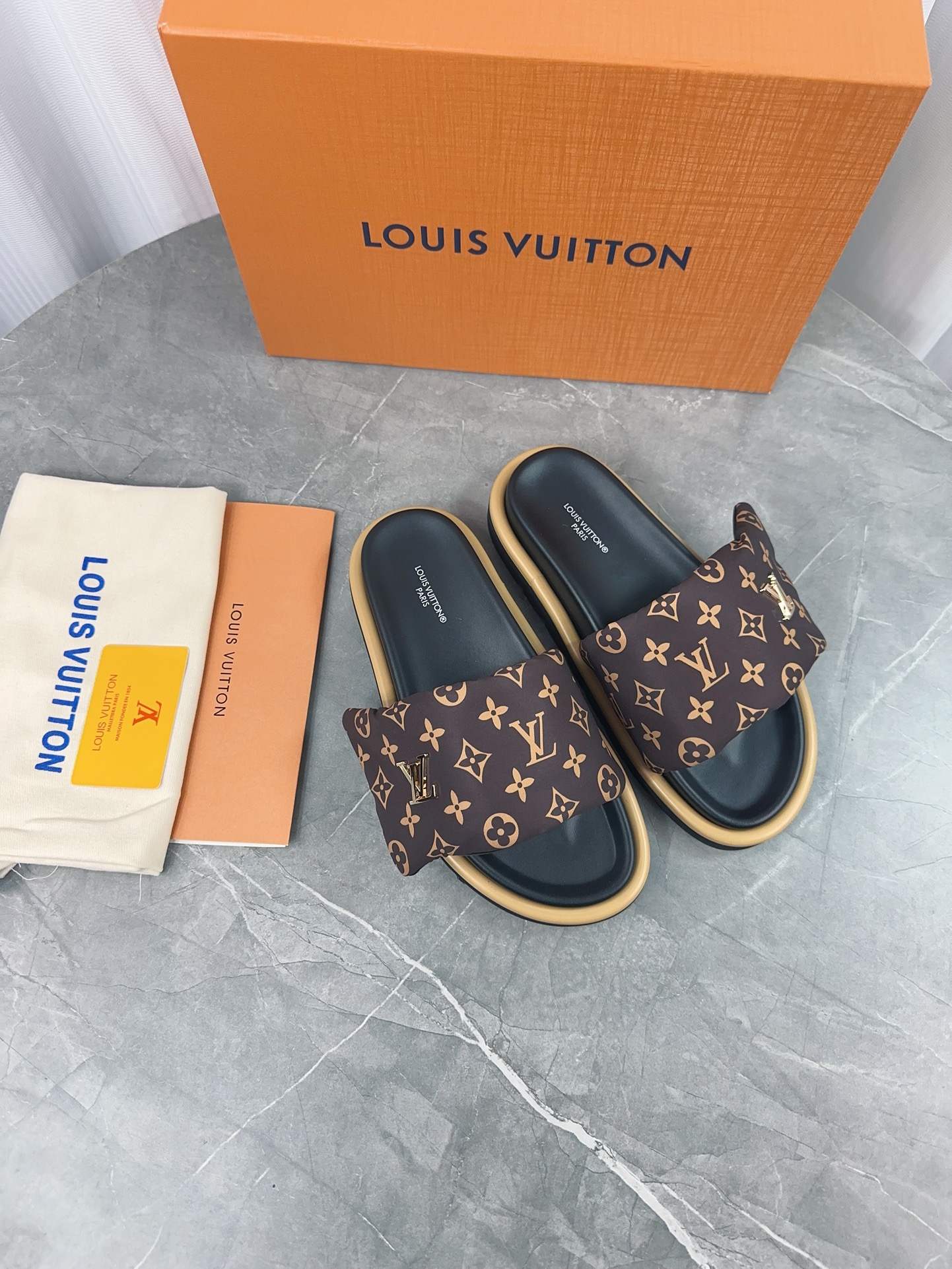 Louis Vuitton Sandals M-l-s