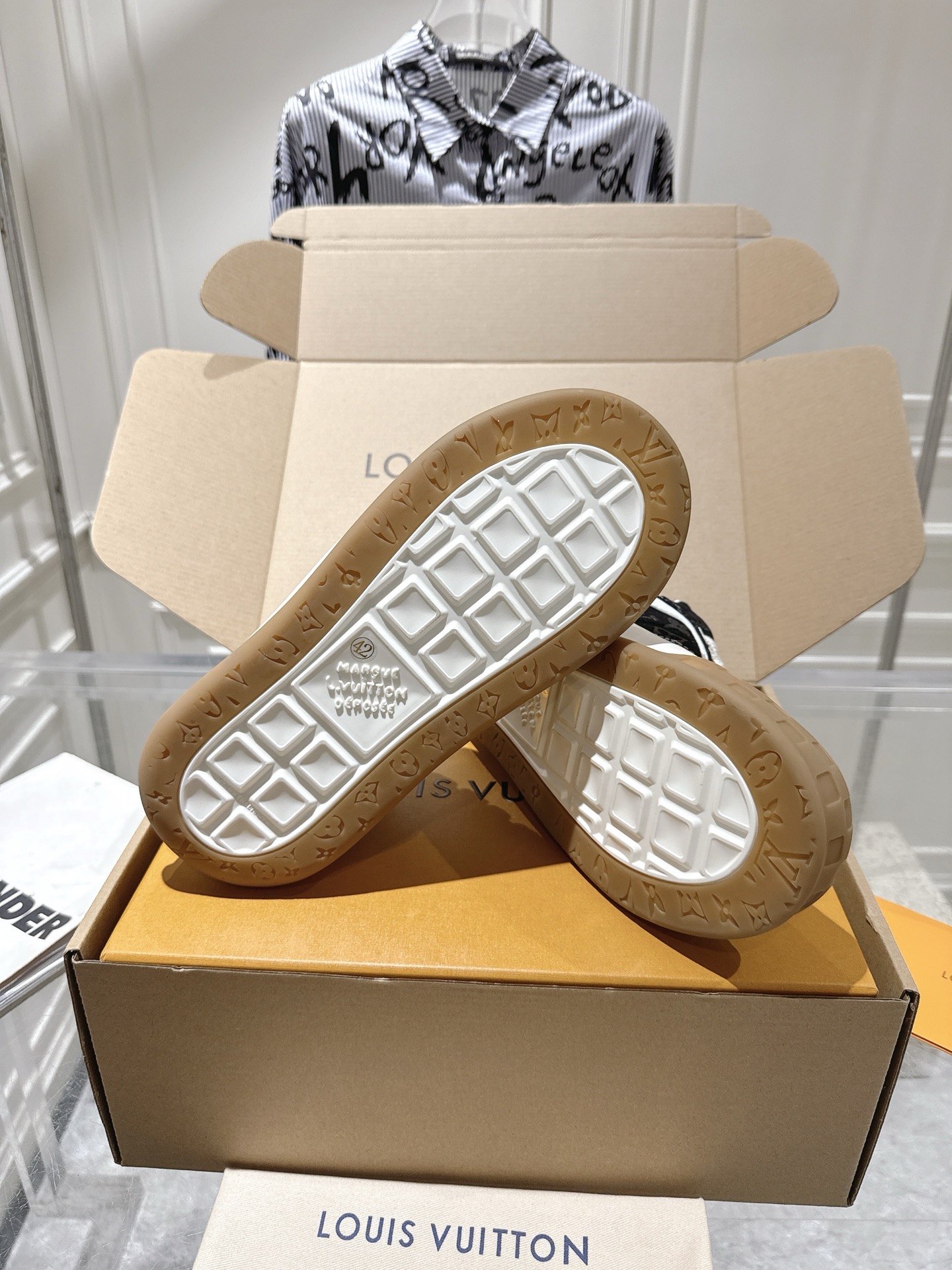 Louis Vuitton Male Basic Shoes L-s