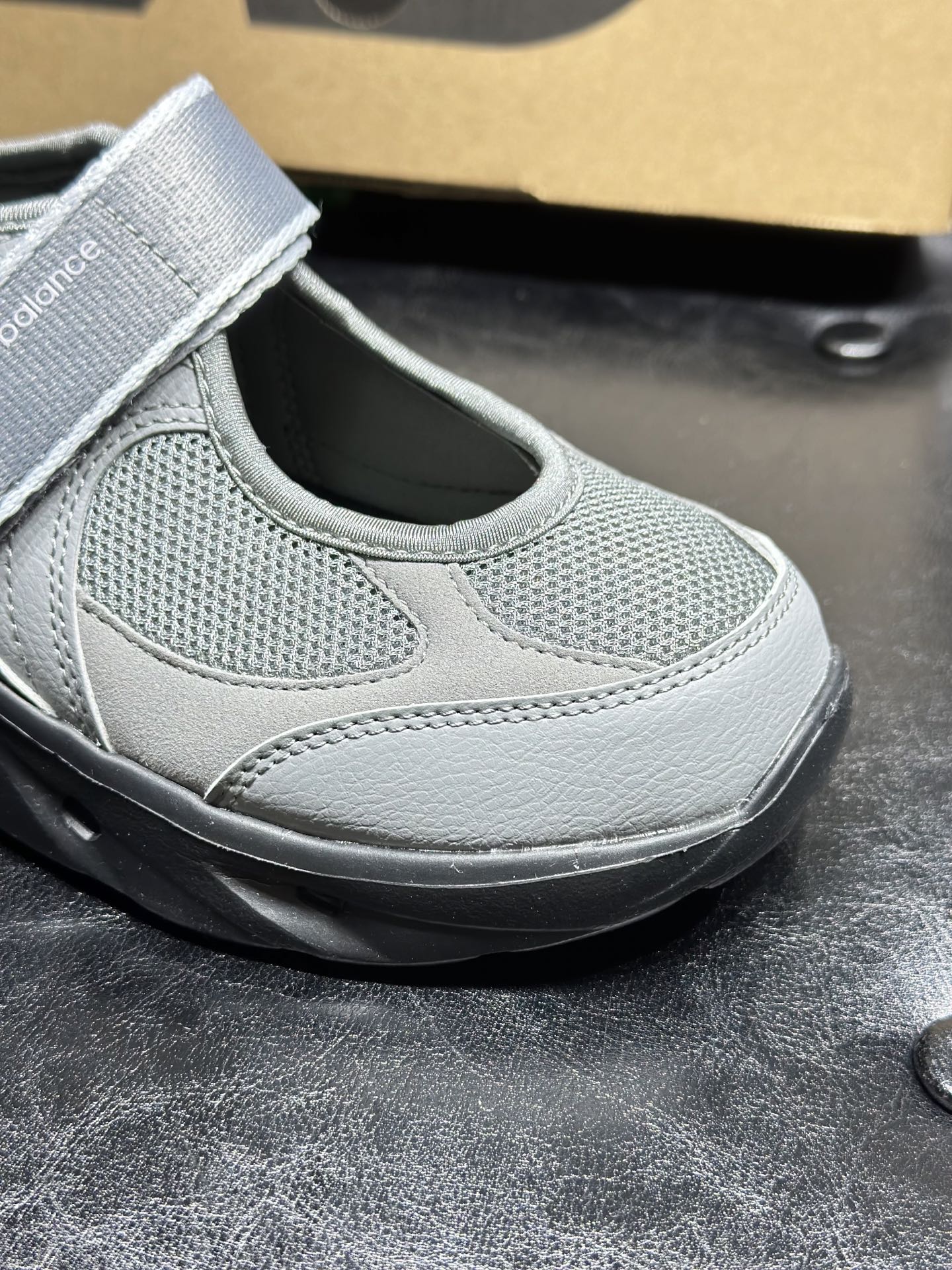 New Balance Sandals Breathable M-l