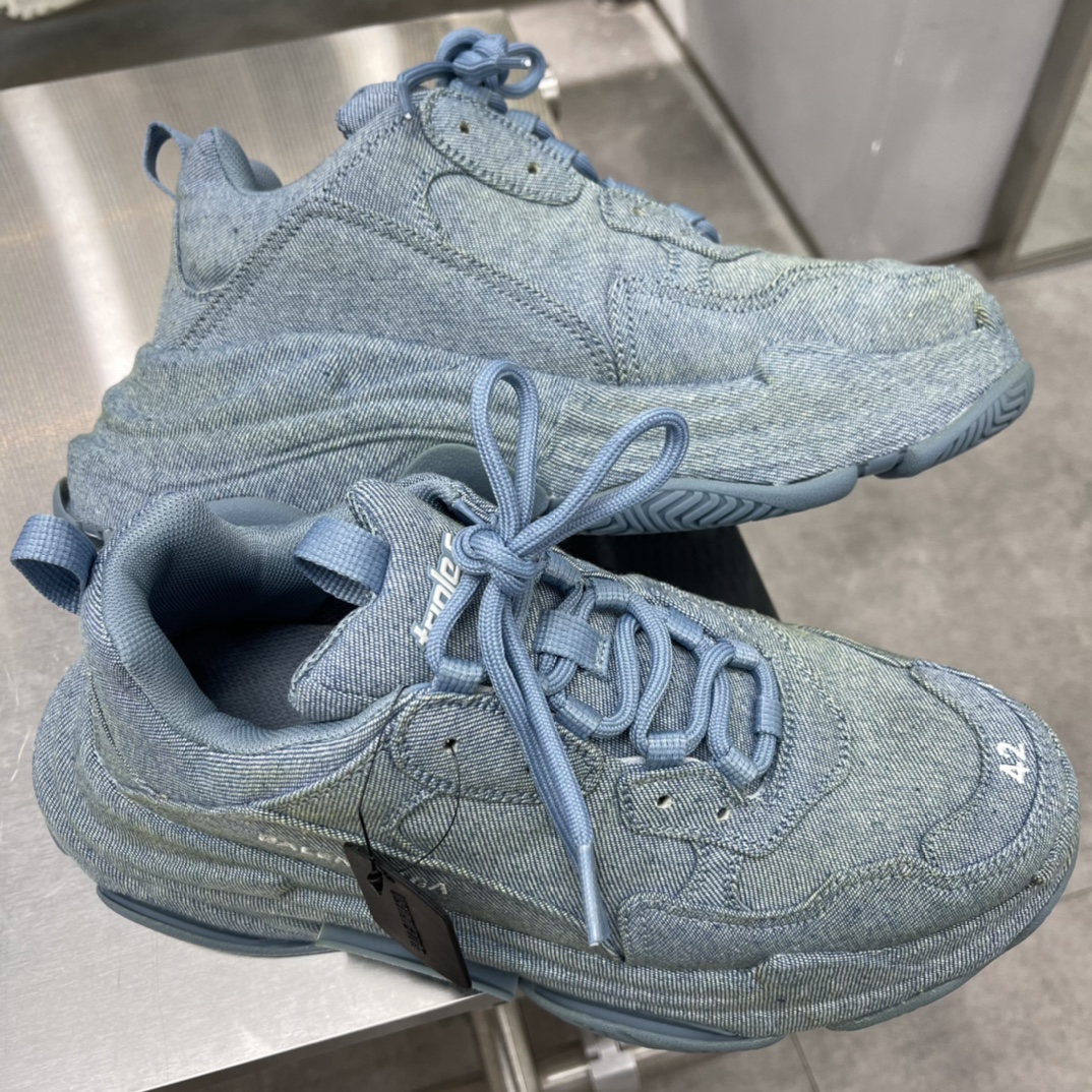 Couple Basic Shoes