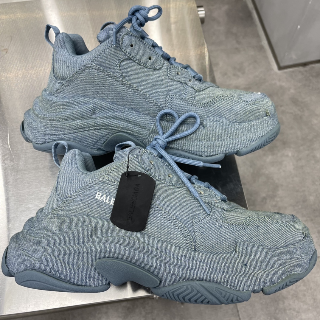 Couple Basic Shoes
