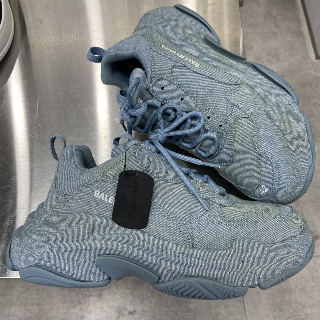 Couple Basic Shoes