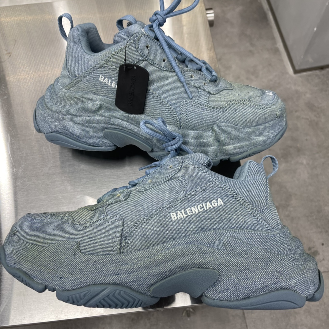 Couple Basic Shoes
