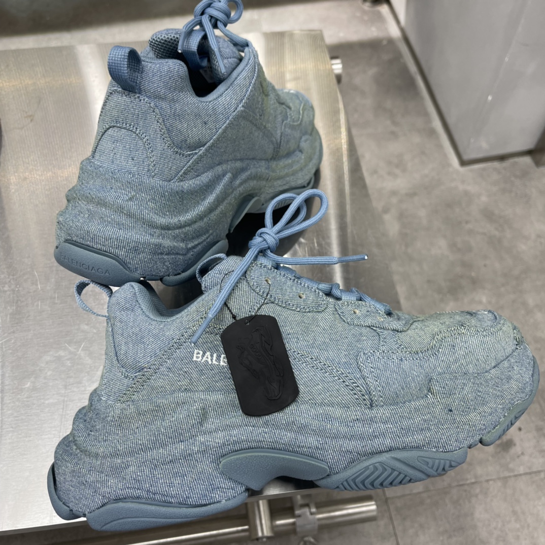 Couple Basic Shoes