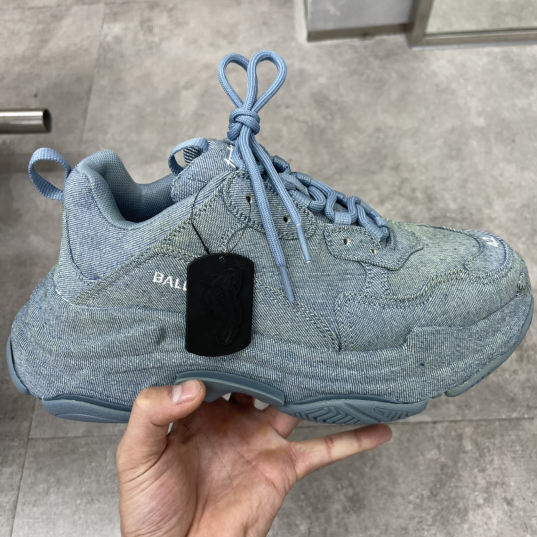 Couple Basic Shoes