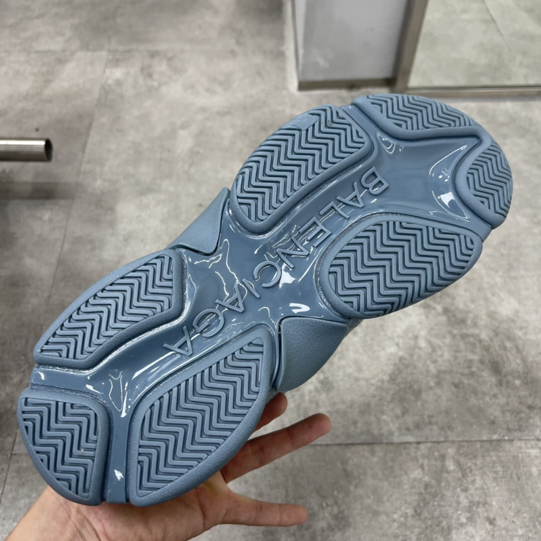 Couple Basic Shoes