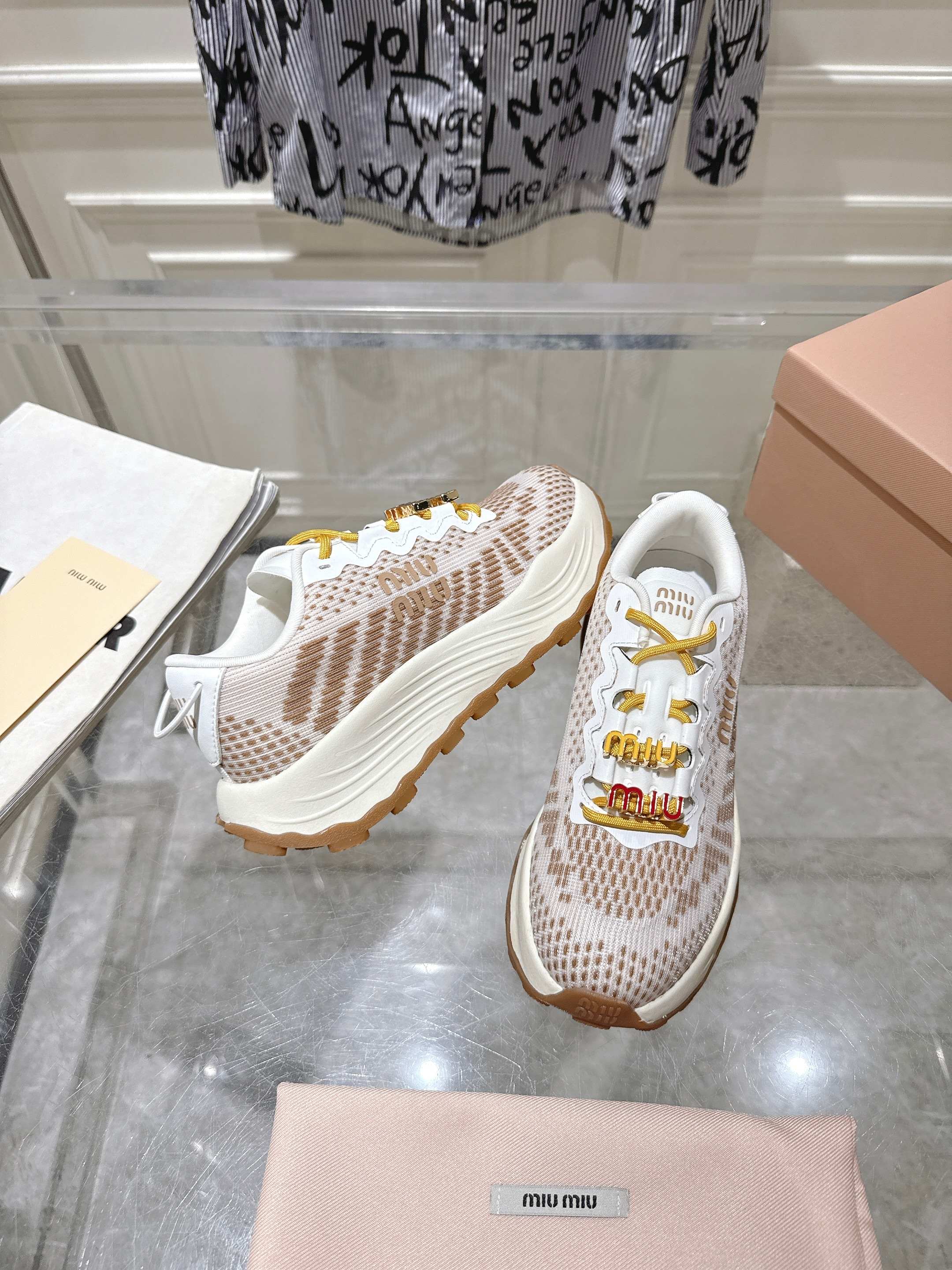 Miu Miu Couple Sneakers M-s