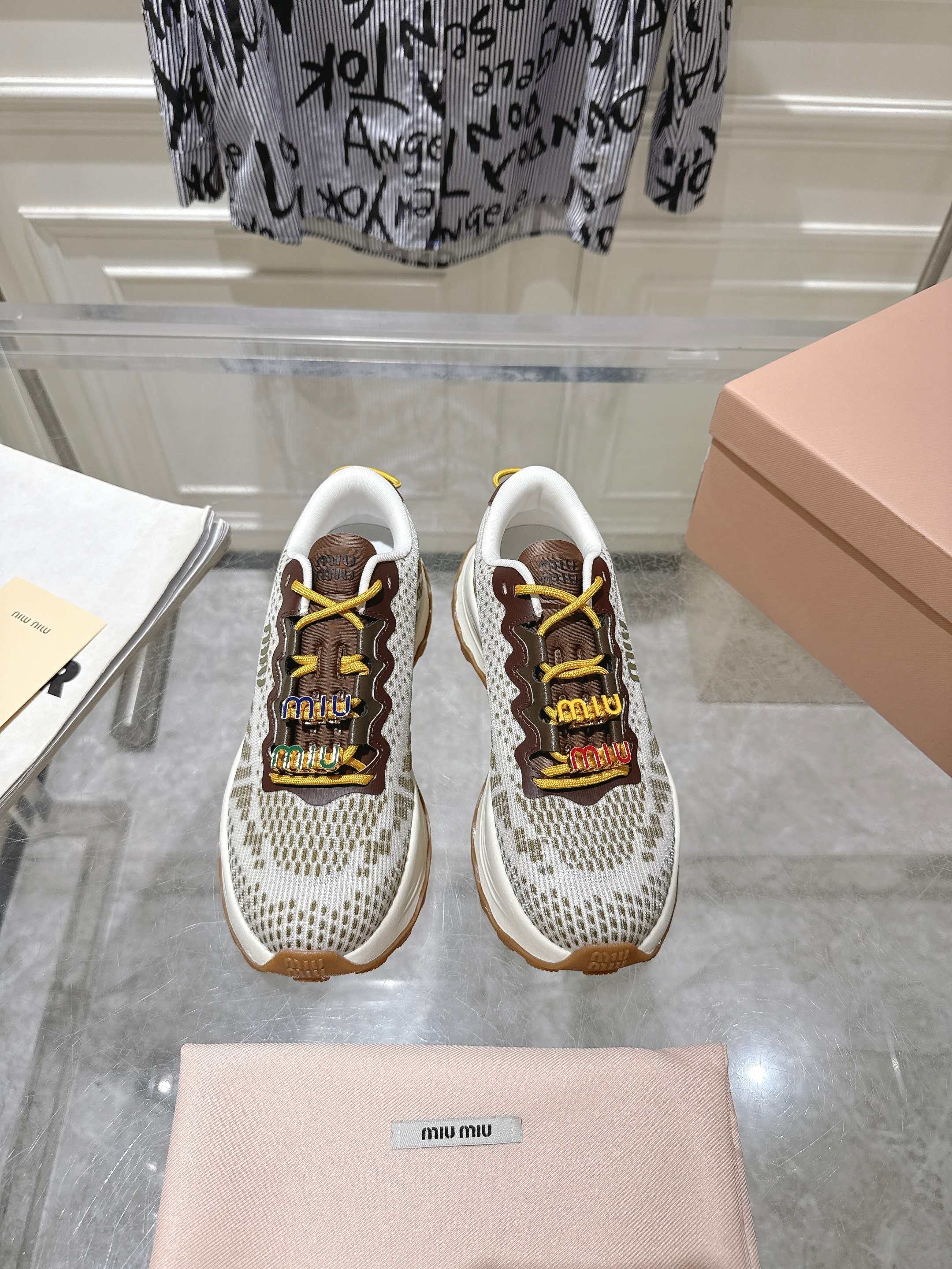 Miu Miu Couple Sneakers M-s