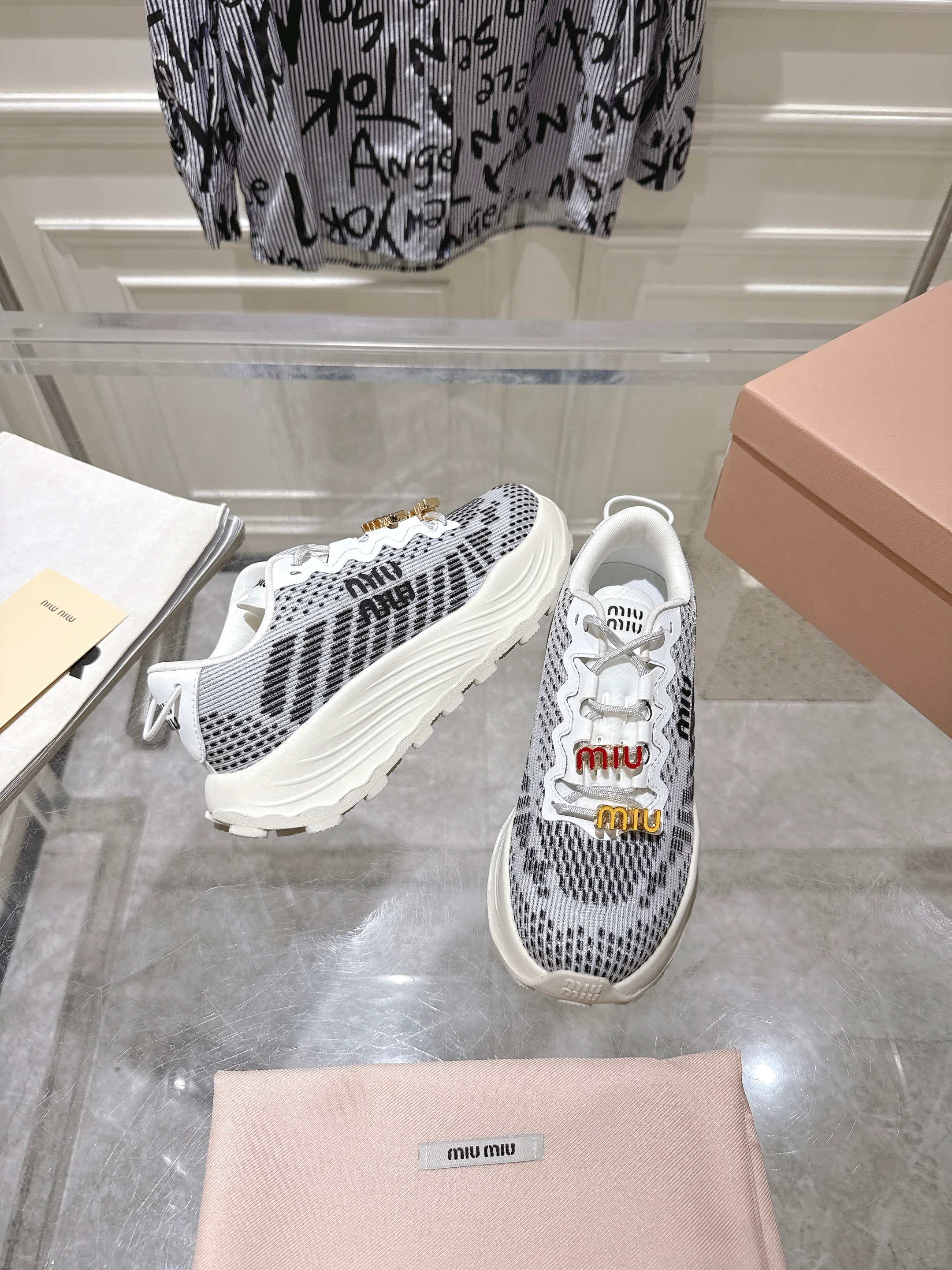 Miu Miu Couple Sneakers M-s