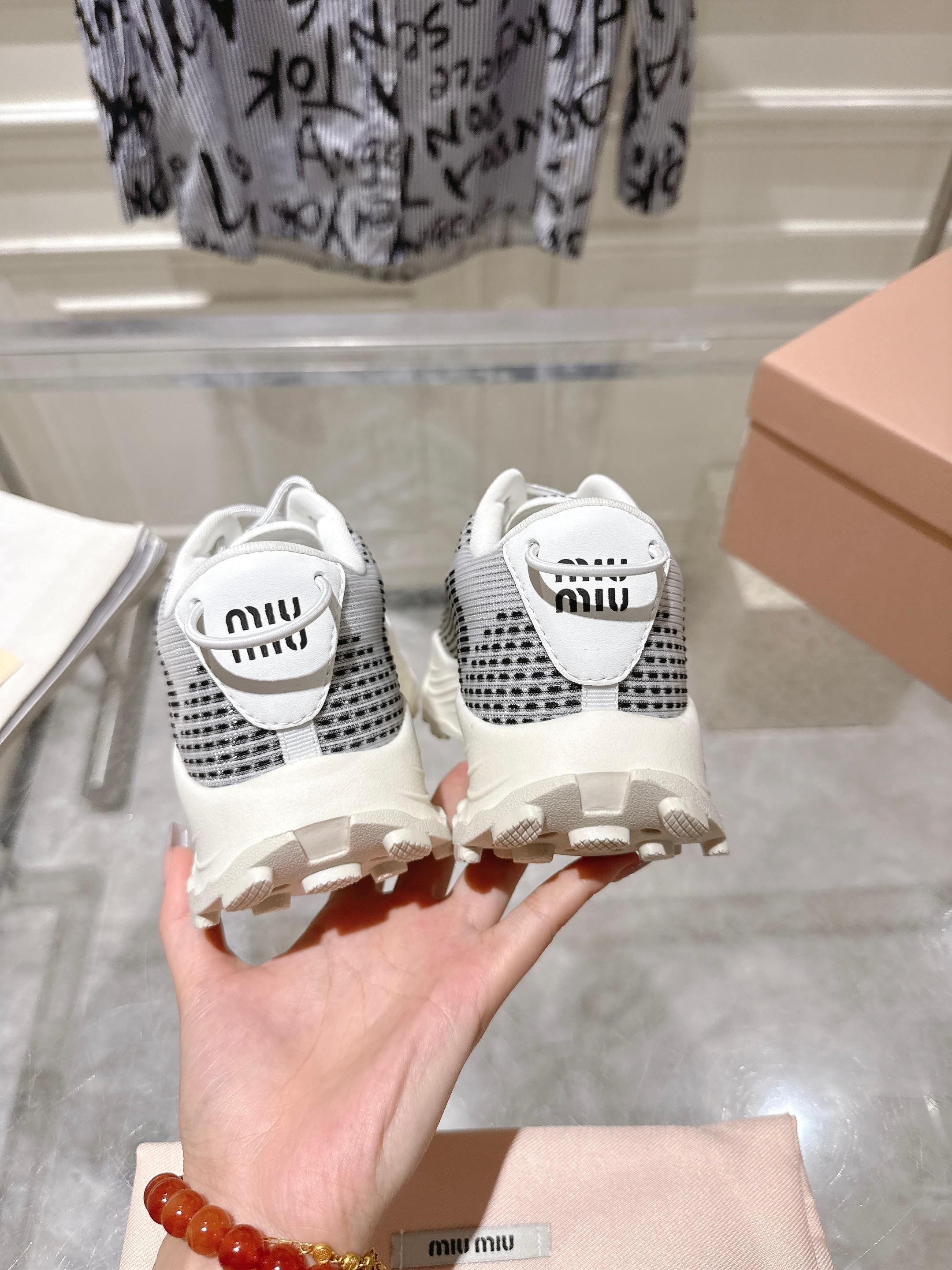 Miu Miu Couple Sneakers M-s