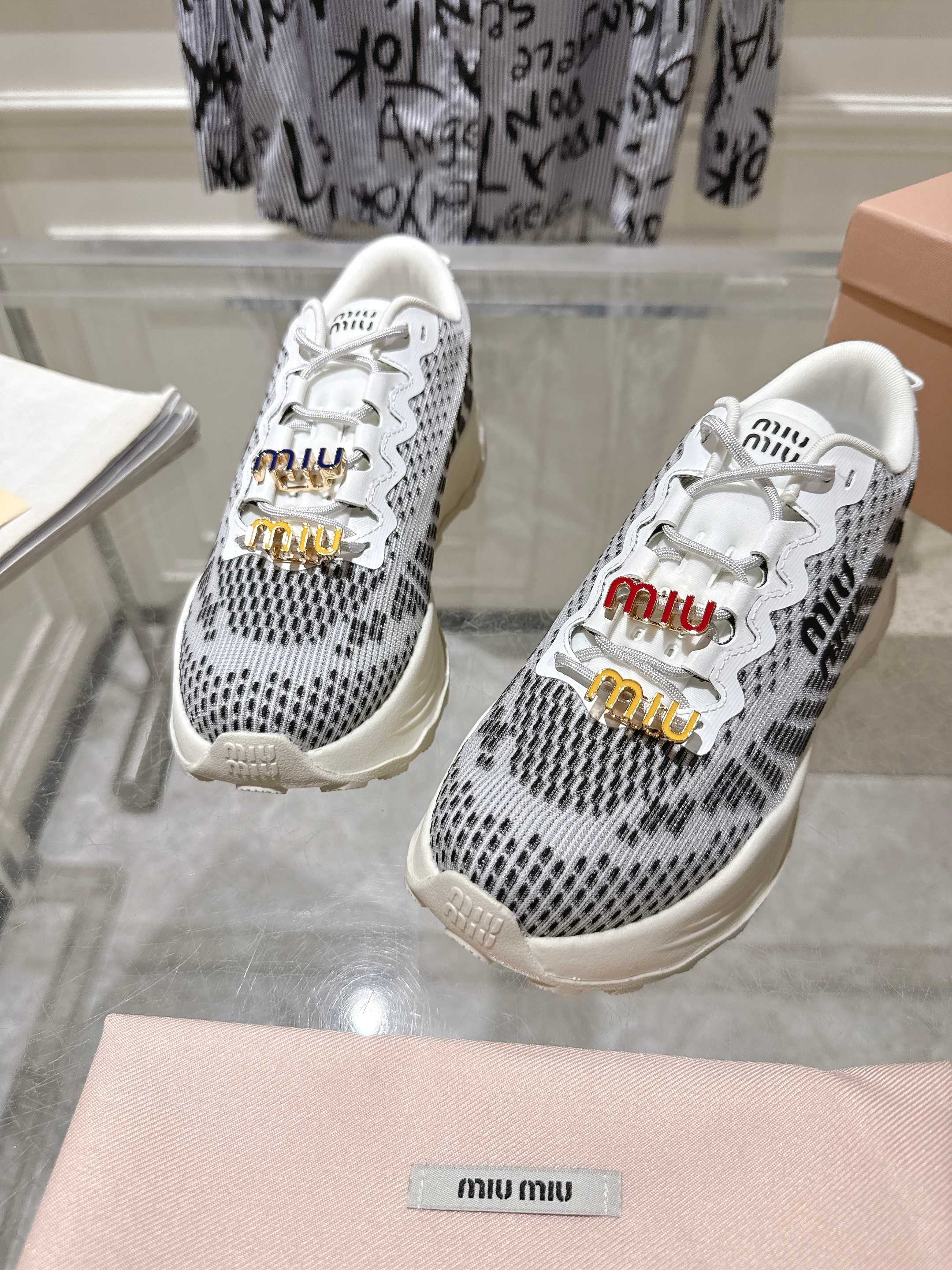 Miu Miu Couple Sneakers M-s