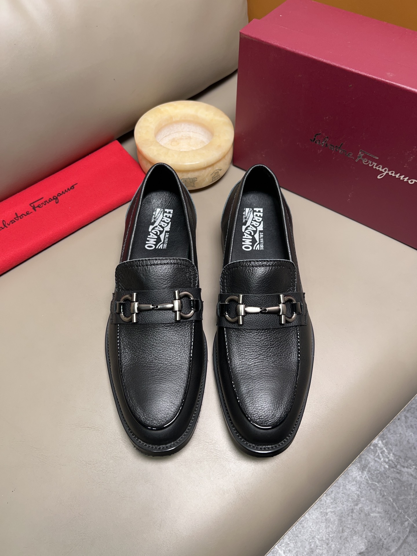 Ferragamo Leather Shoes Cow Leather Breathable