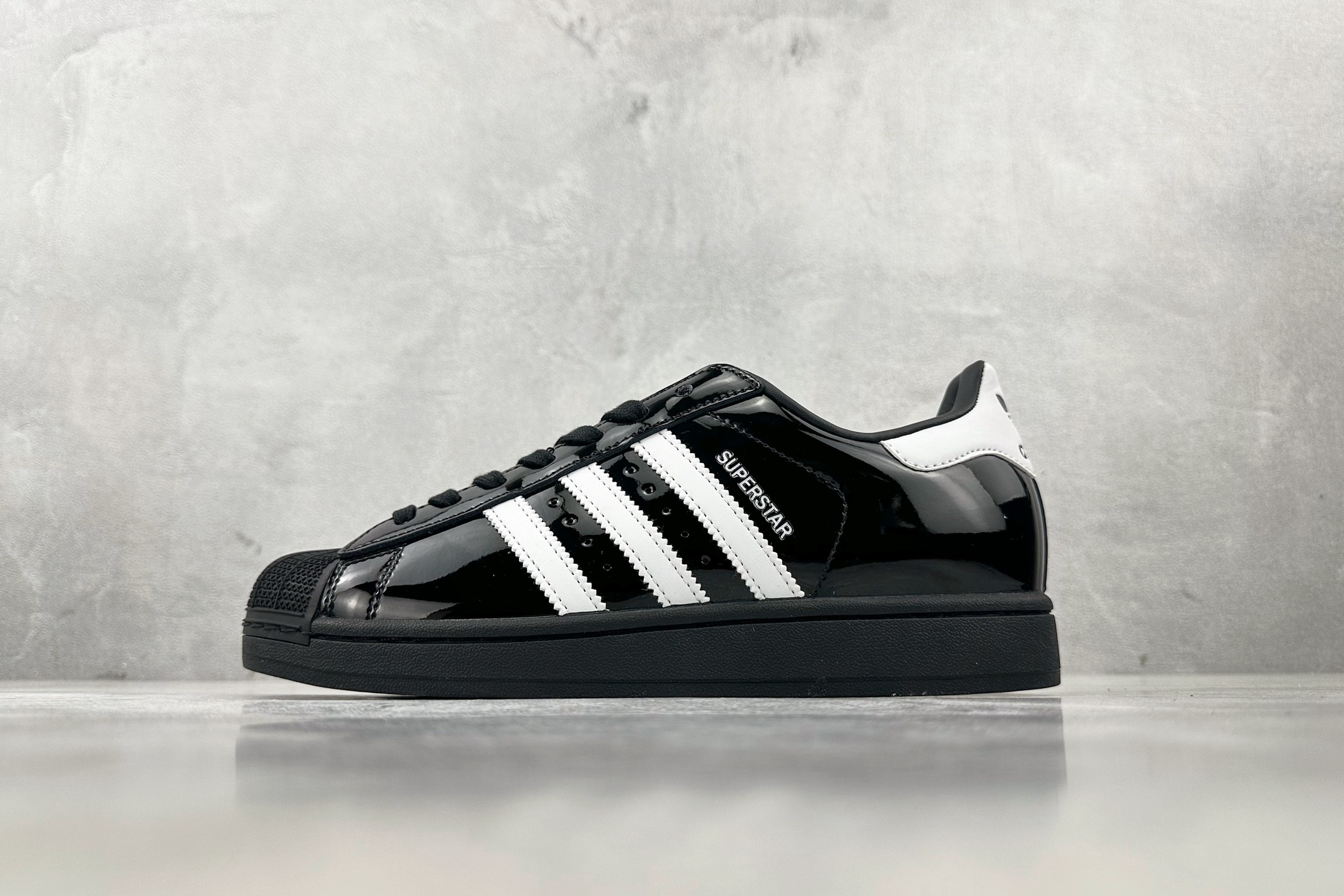 Basic Shoes Black L-s