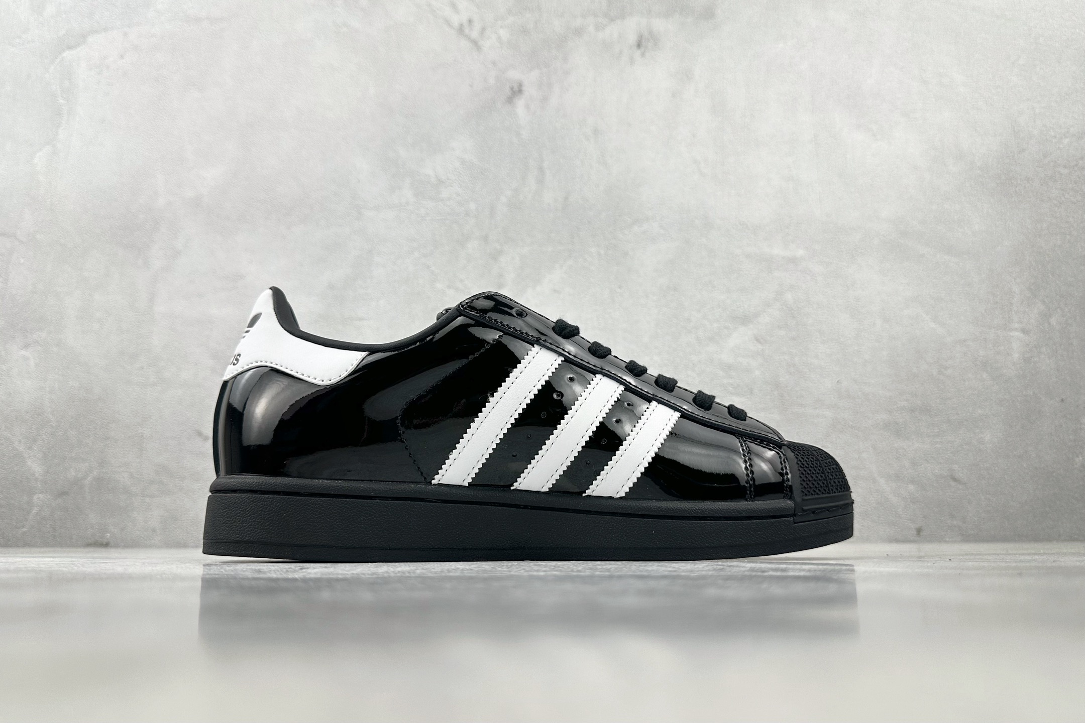 Basic Shoes Black L-s