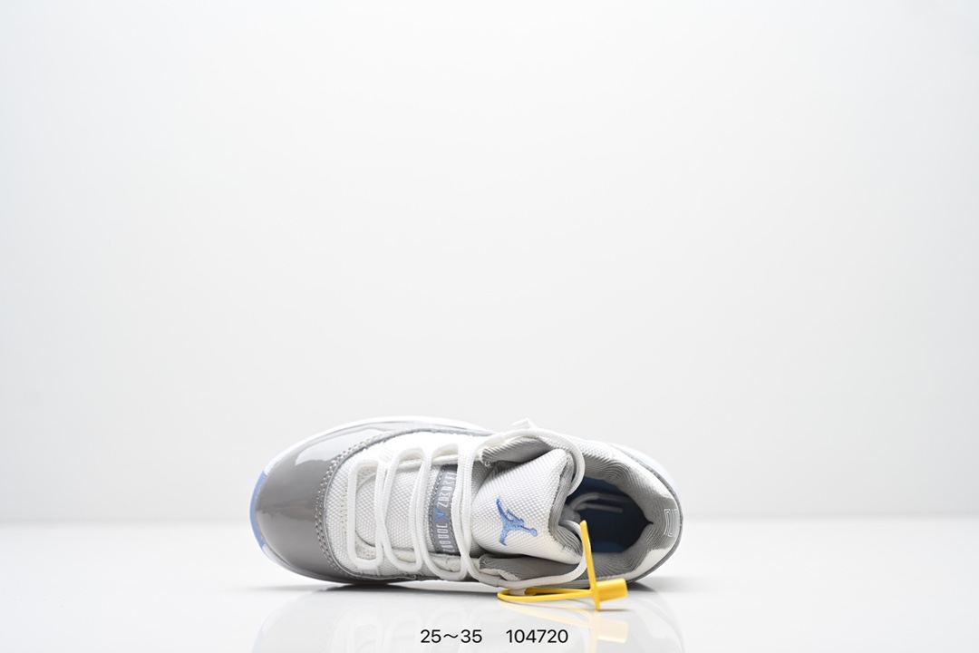 Jordan Nike Basic Shoes