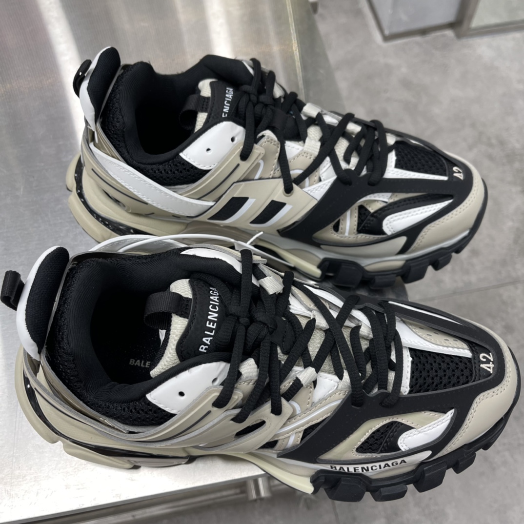 Couple Basic Shoes