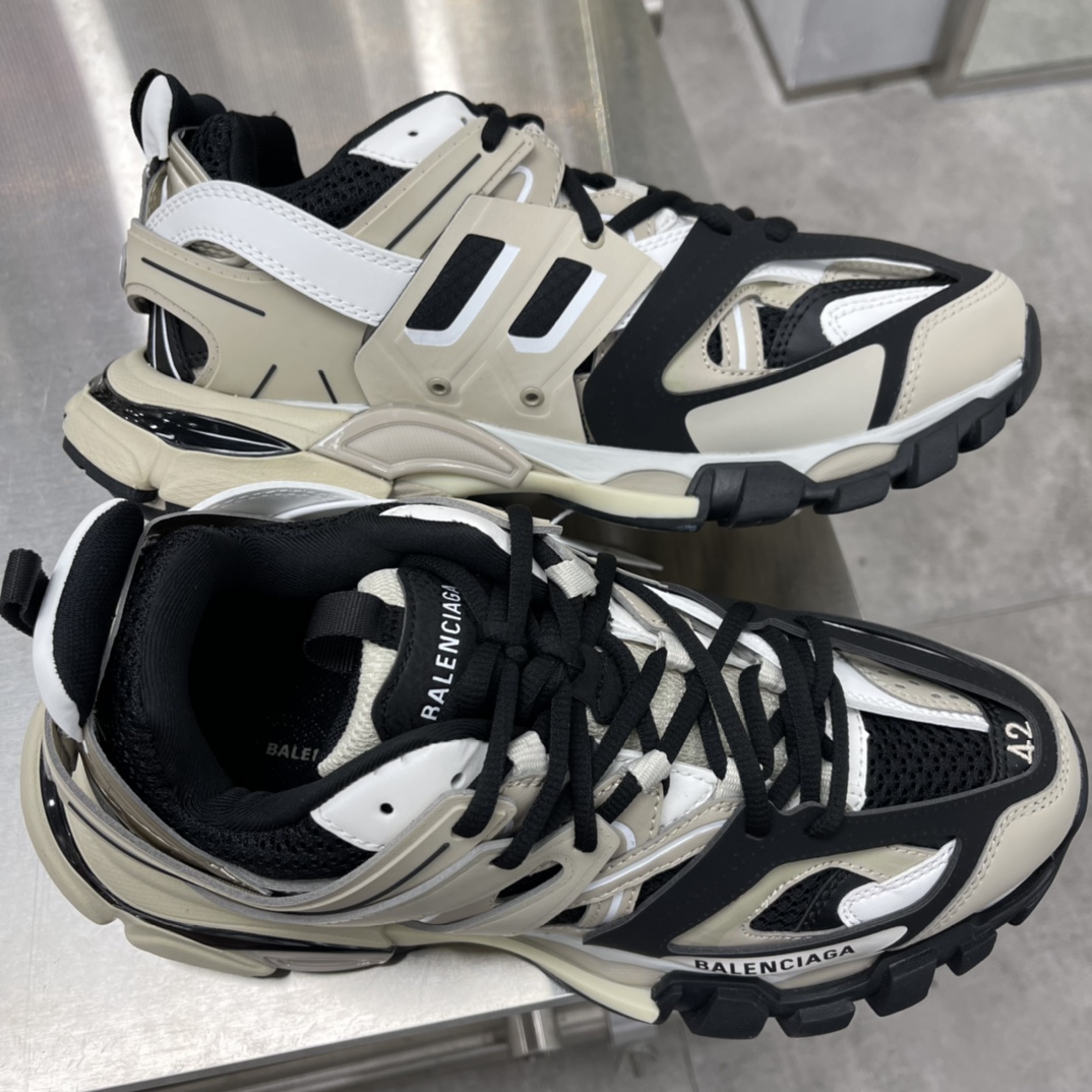 Couple Basic Shoes