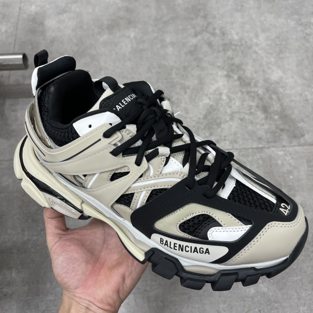 Couple Basic Shoes