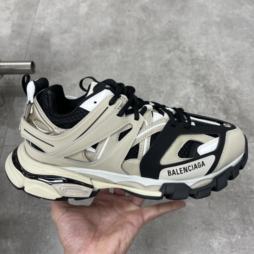 Couple Basic Shoes