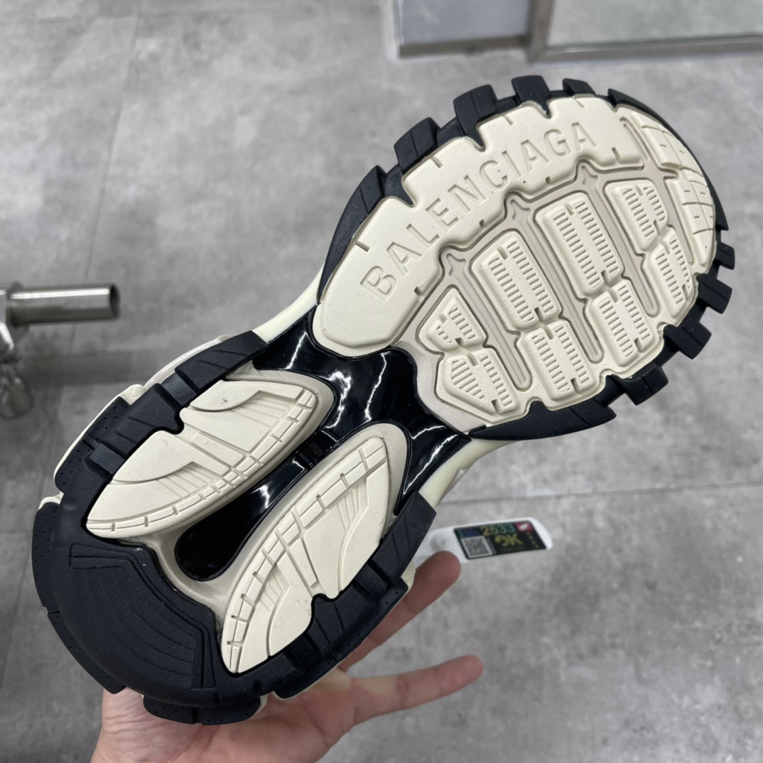 Couple Basic Shoes