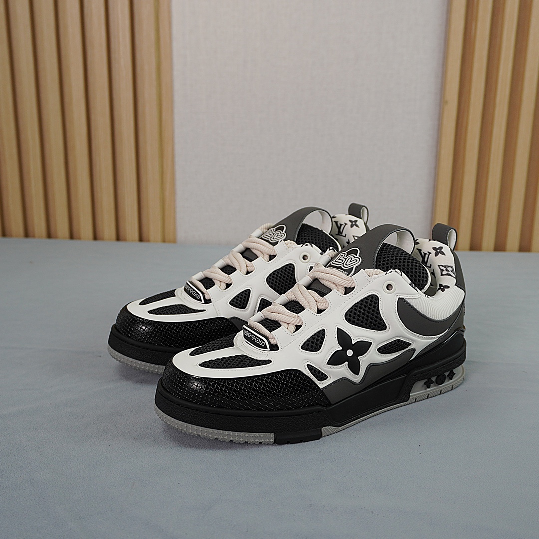 Louis Vuitton Male Sneakers L