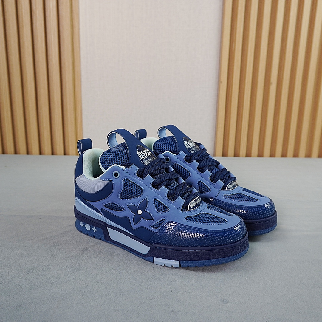 Louis Vuitton Male Sneakers L