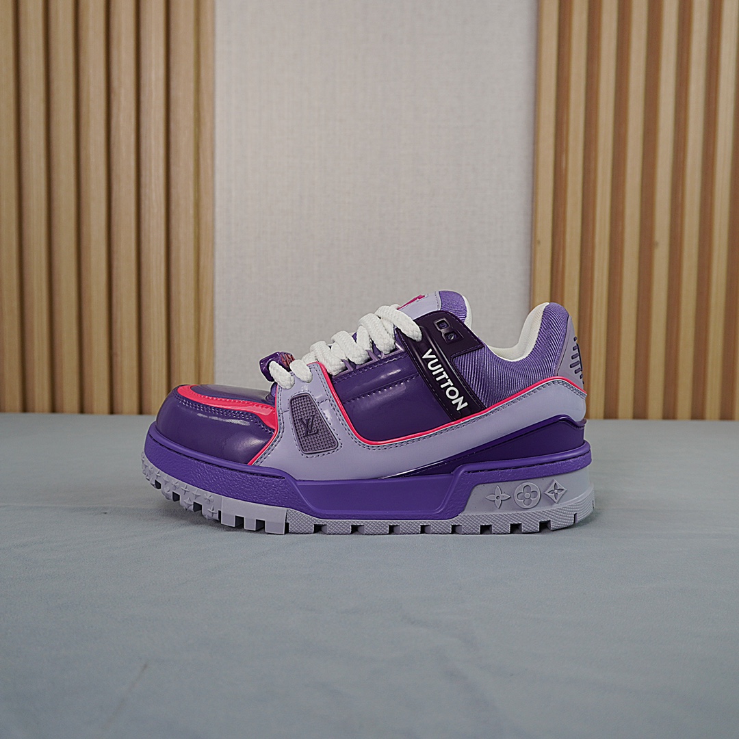 Louis Vuitton Male Sneakers L