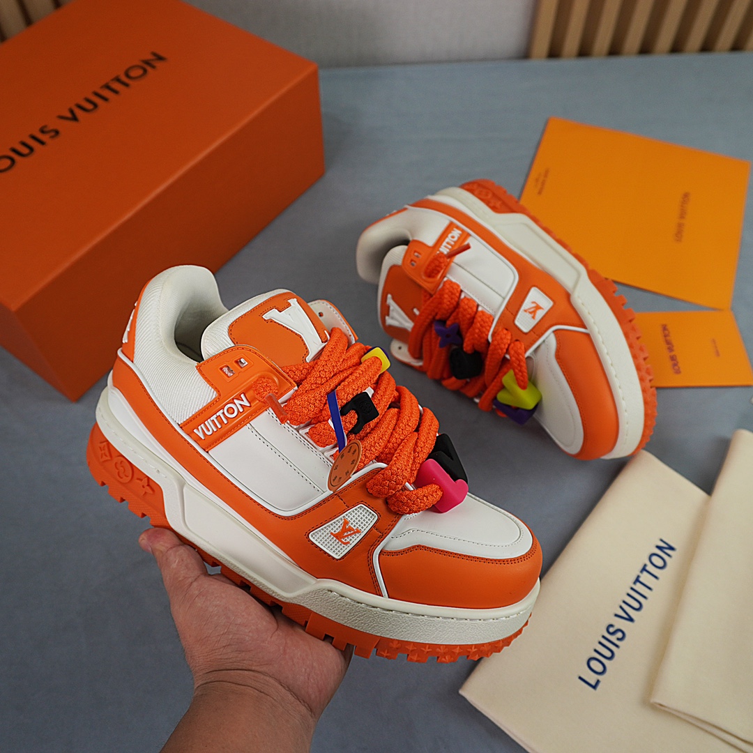 Louis Vuitton Male Sneakers L