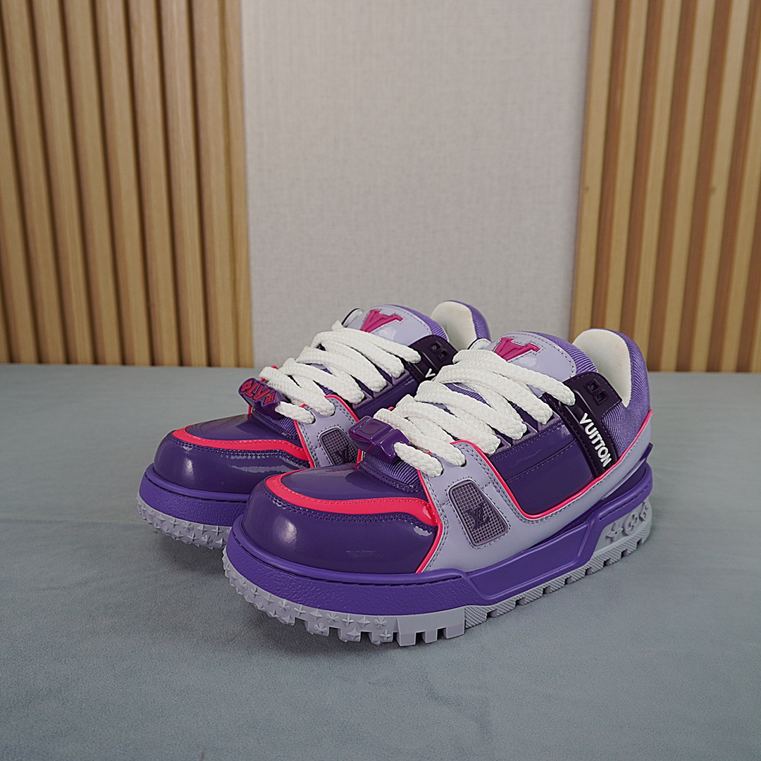 Louis Vuitton Male Sneakers L
