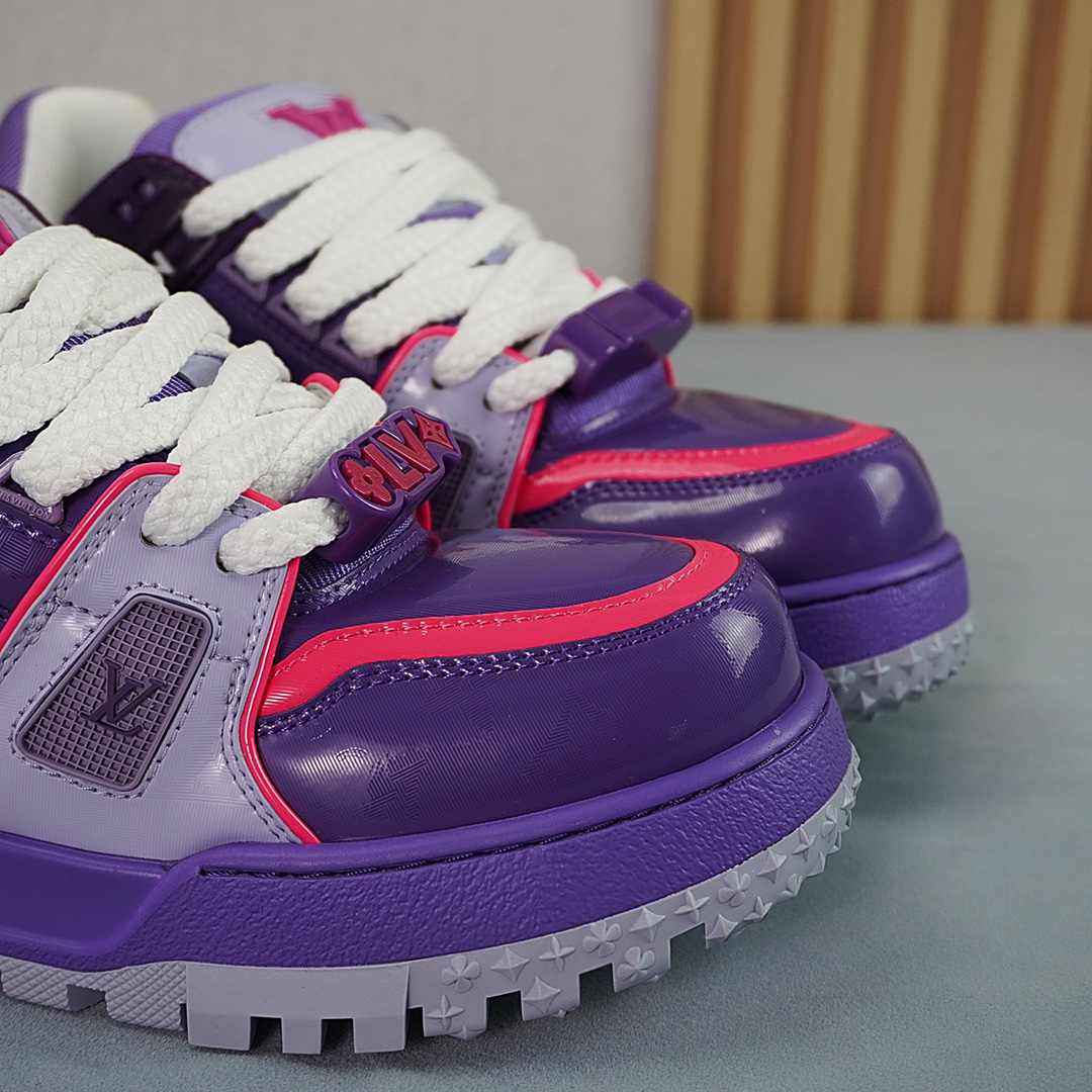 Louis Vuitton Male Sneakers L