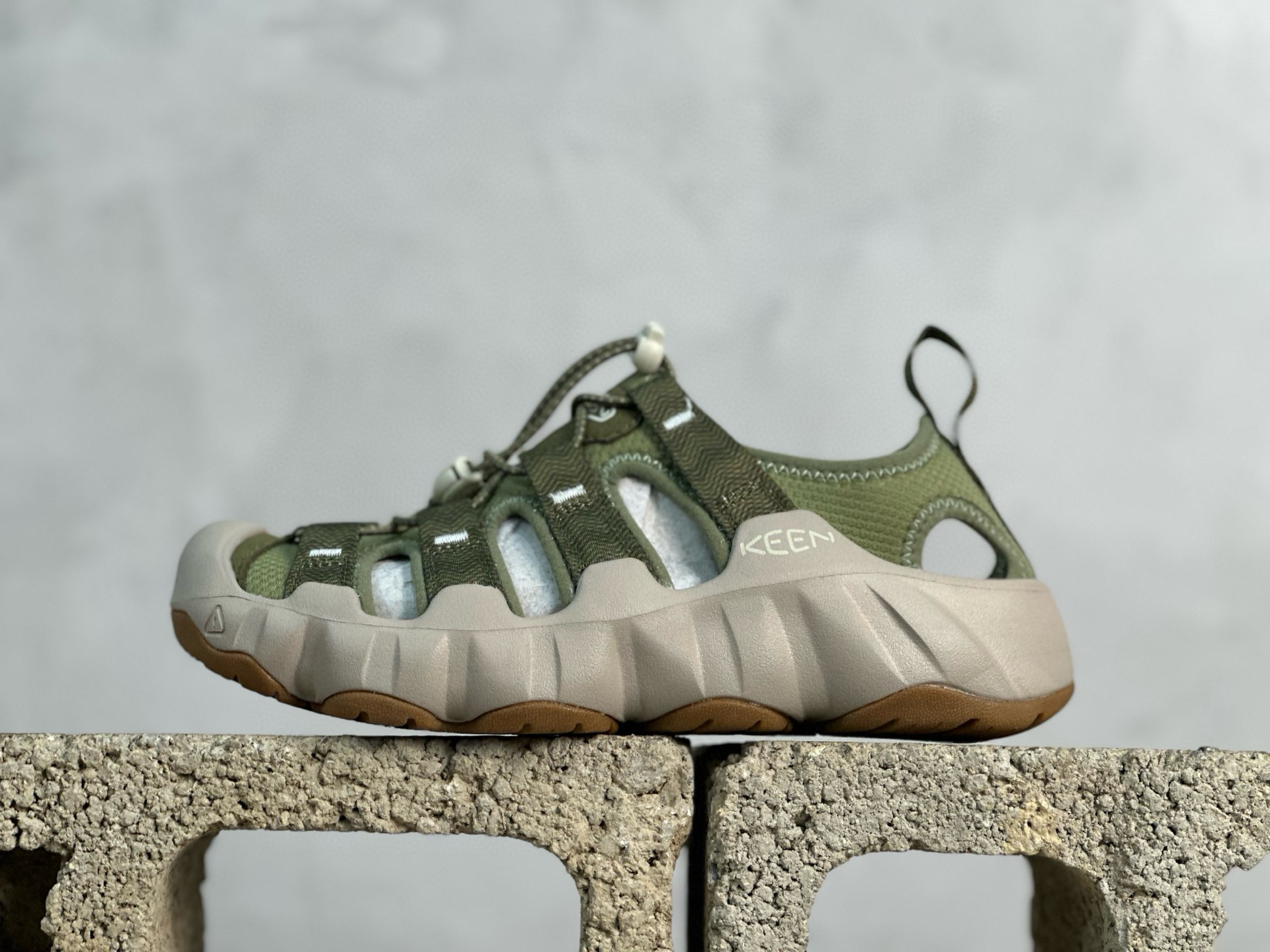 Sandals M
