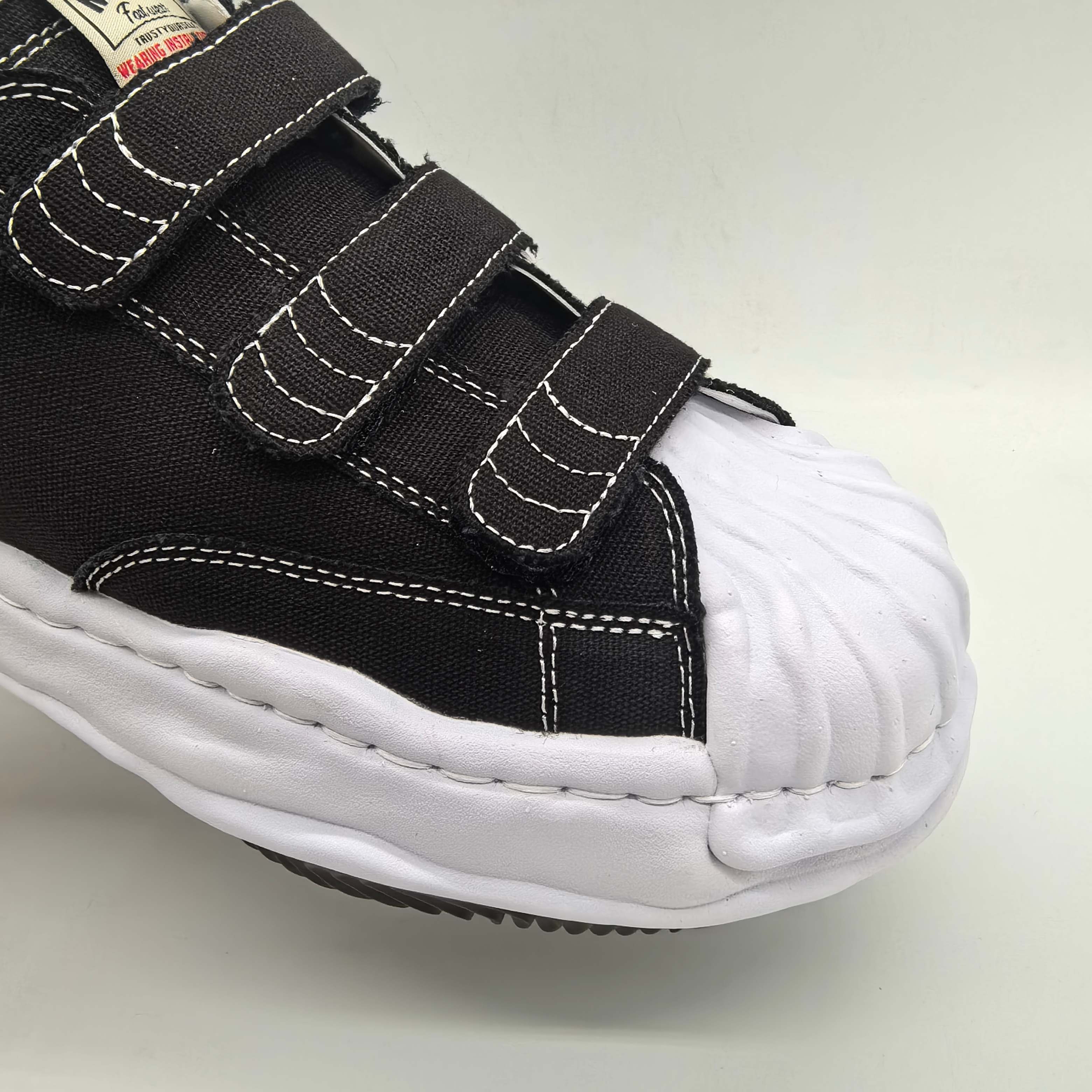 Basic Shoes M