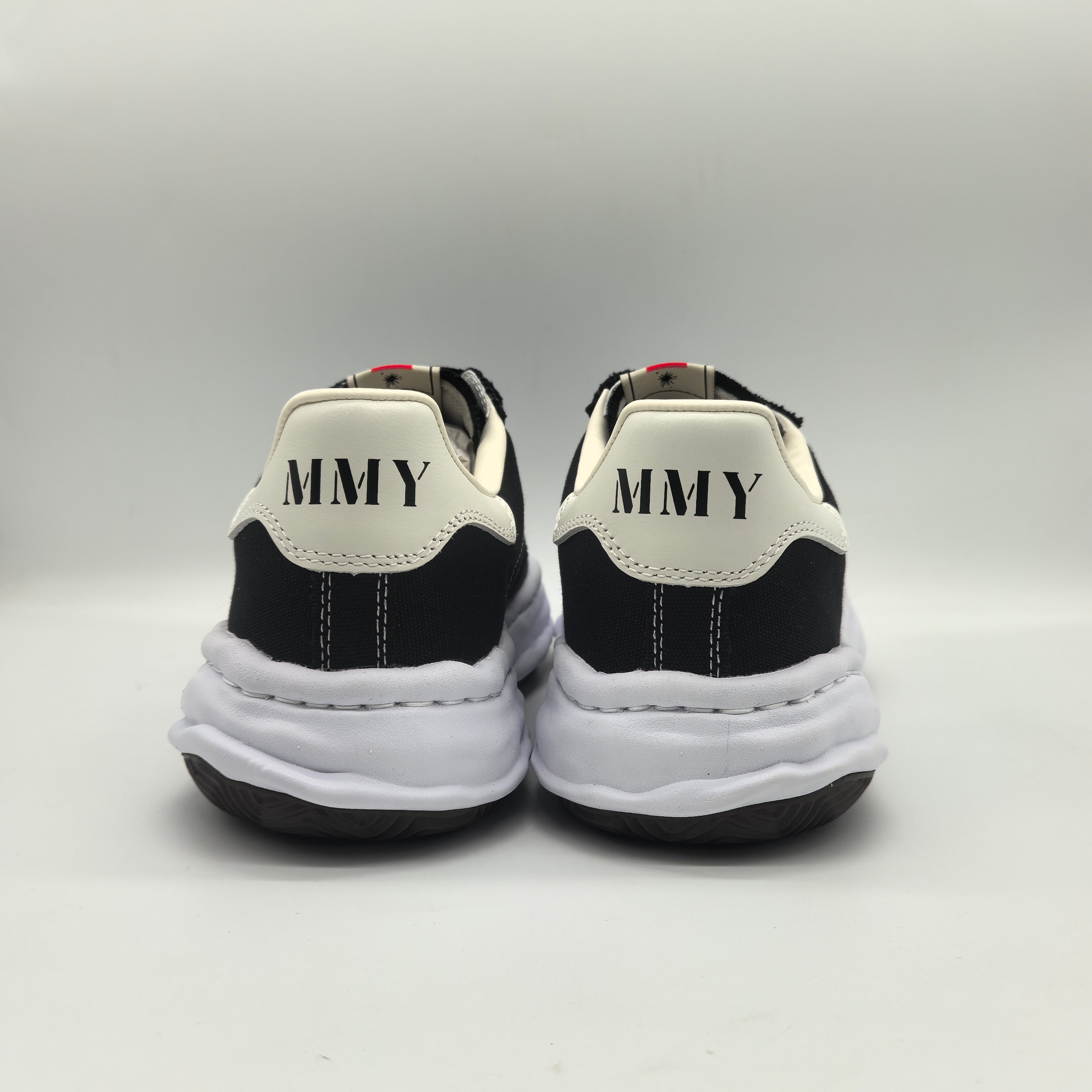 Basic Shoes M