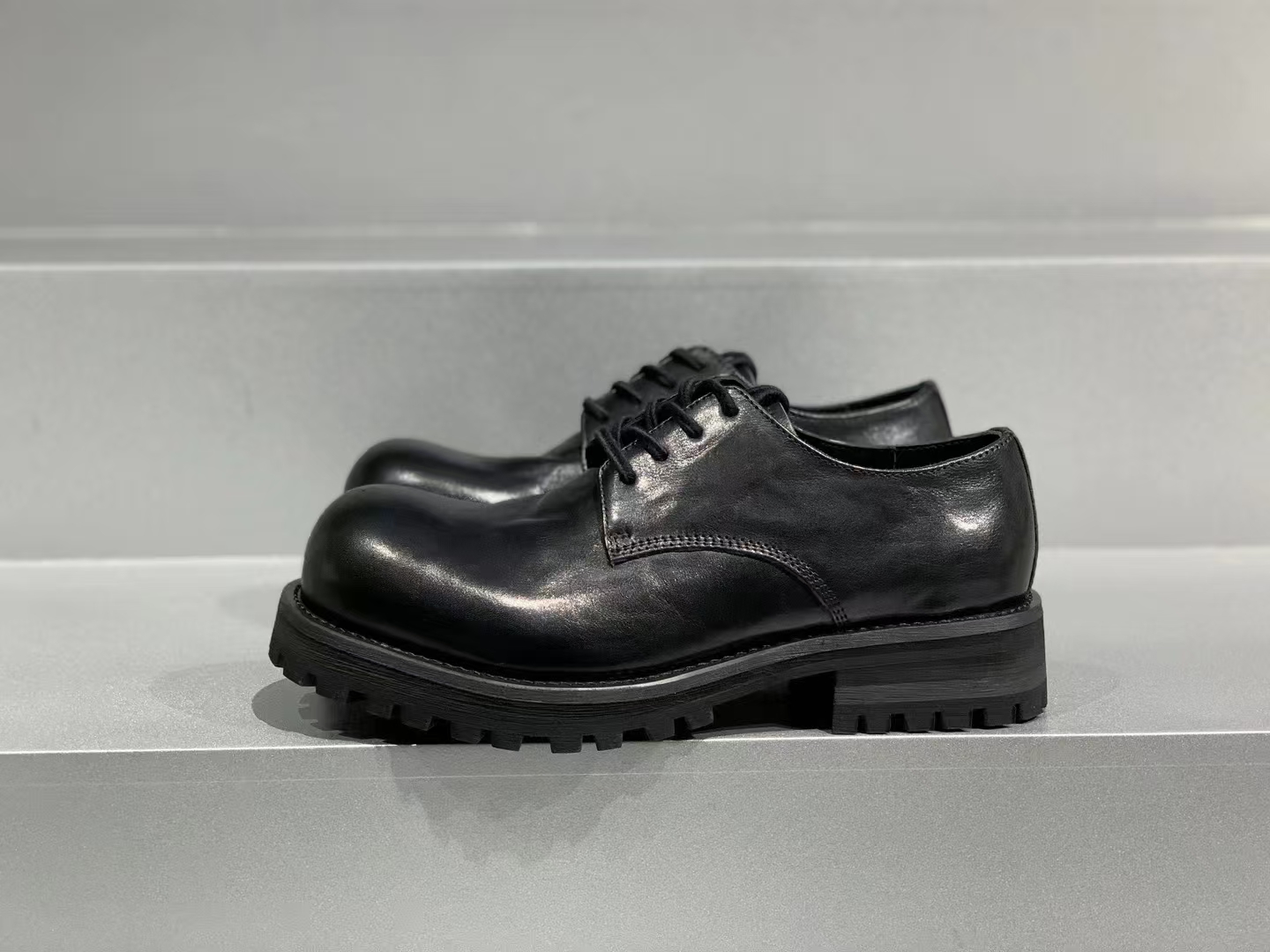 Basic Shoes 43