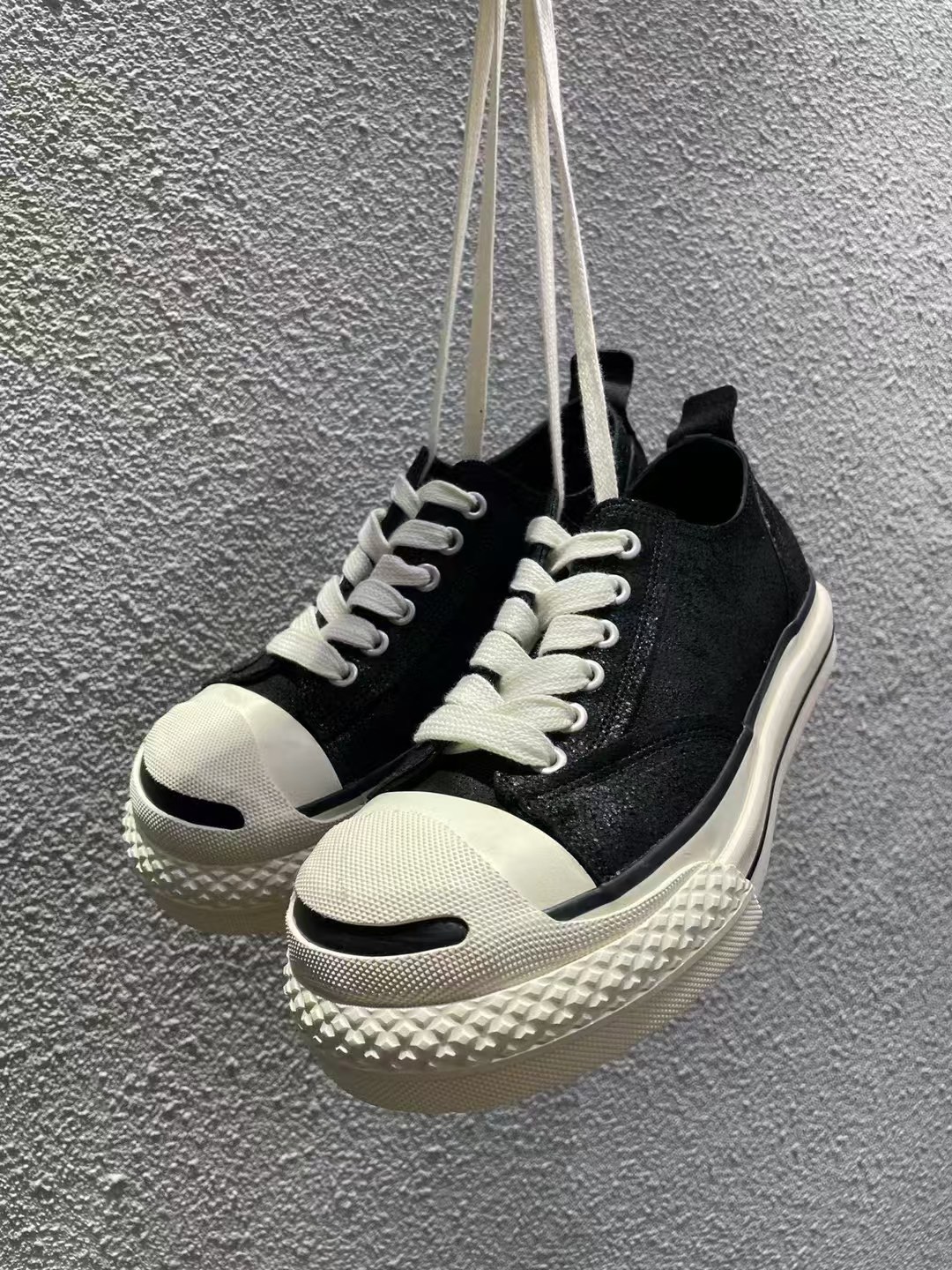 Basic Shoes 43