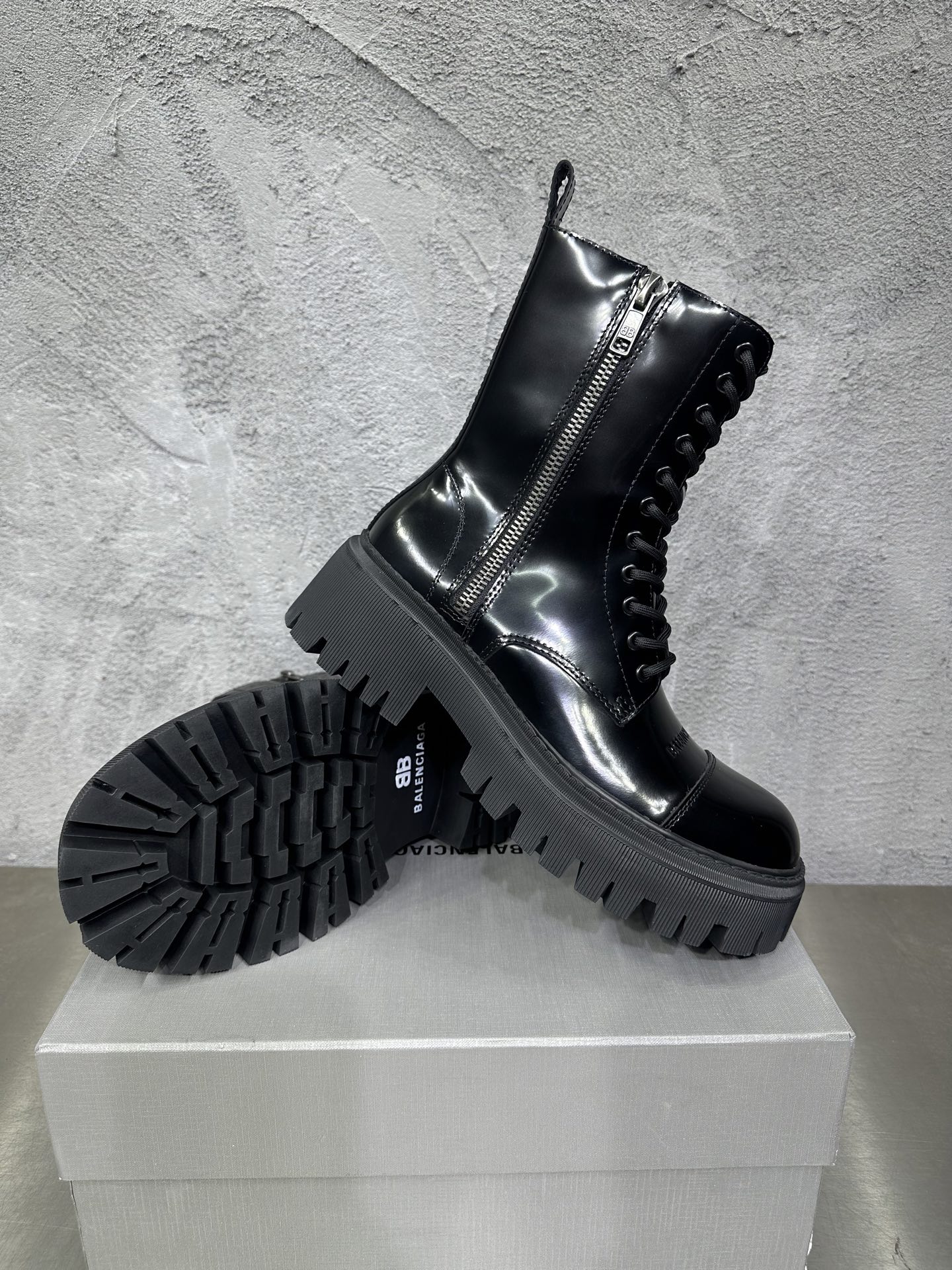 Dr. Martens Male Boots Cow Leather Black M